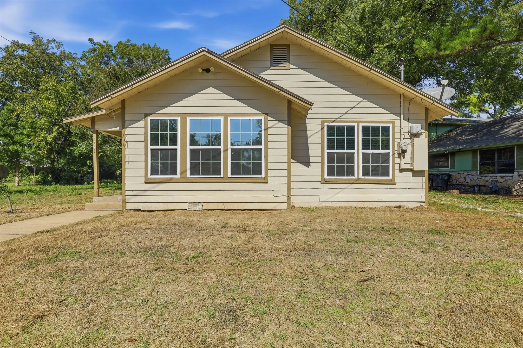 Single Family Residence For Rent