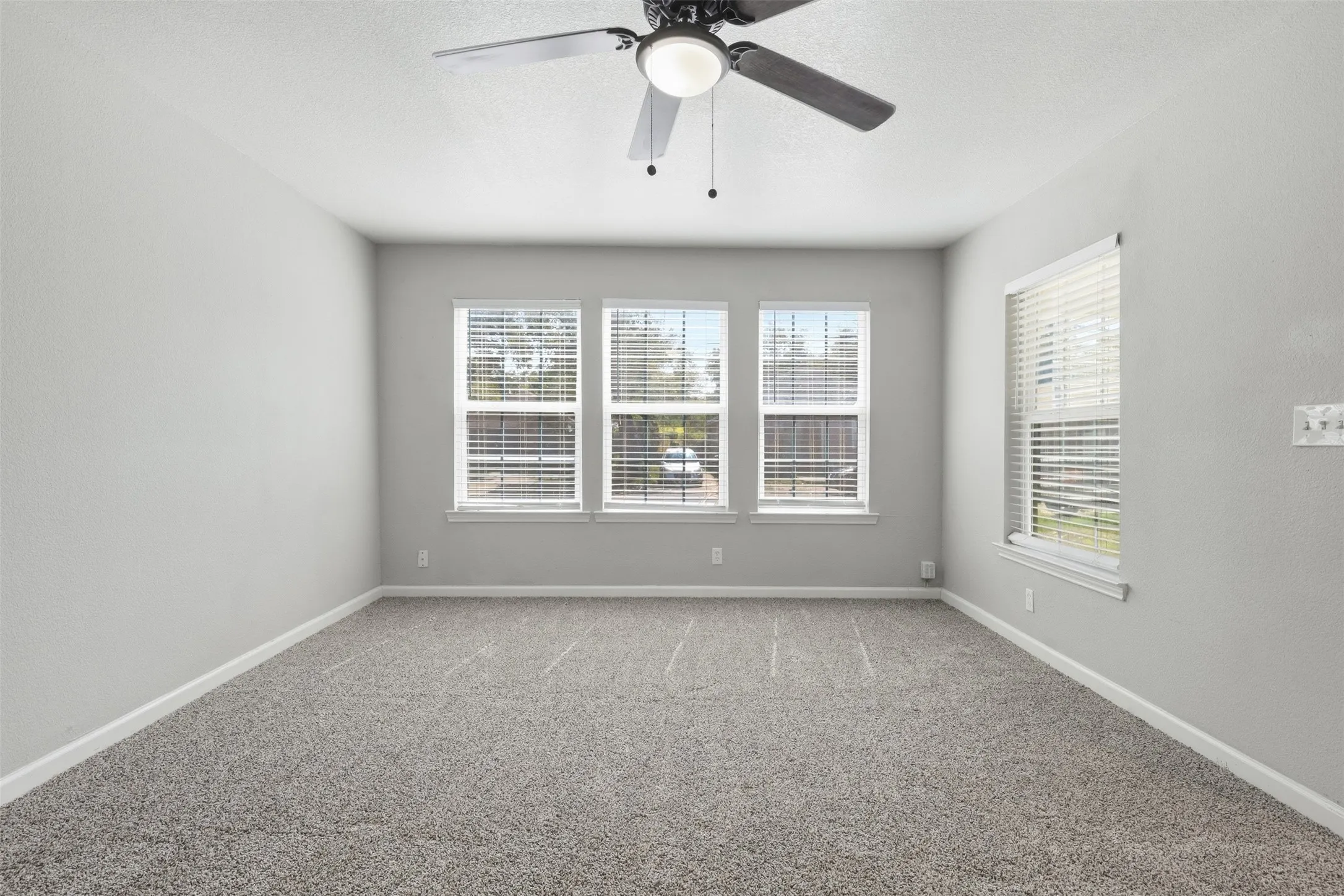 Single Family Residence For Rent in Johnson County , 205 Olive Street, Cleburne, Texas 76031, 3 Bedroom, 1 Bathroom, Garage spaces, 1,150 Sqft, built in 1935, mls#21409592, Real Estate Agent in Cleburne, Homes For Rent in Johnson county, Homes For Rent in Cleburne, Realtor in Cleburne Texas, Real Estate Brokerage Independent Realty Texas, Luminita Cordes Realtor