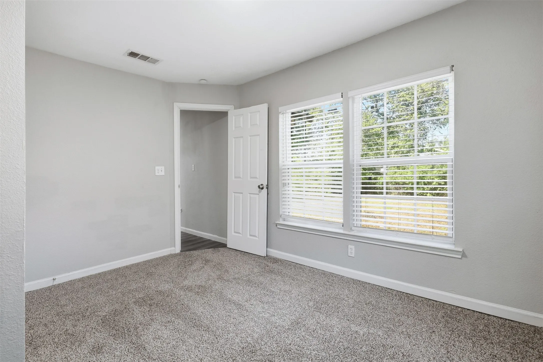 Single Family Residence For Rent in Johnson County , 205 Olive Street, Cleburne, Texas 76031, 3 Bedroom, 1 Bathroom, Garage spaces, 1,150 Sqft, built in 1935, mls#21409592, Real Estate Agent in Cleburne, Homes For Rent in Johnson county, Homes For Rent in Cleburne, Realtor in Cleburne Texas, Real Estate Brokerage Independent Realty Texas, Luminita Cordes Realtor