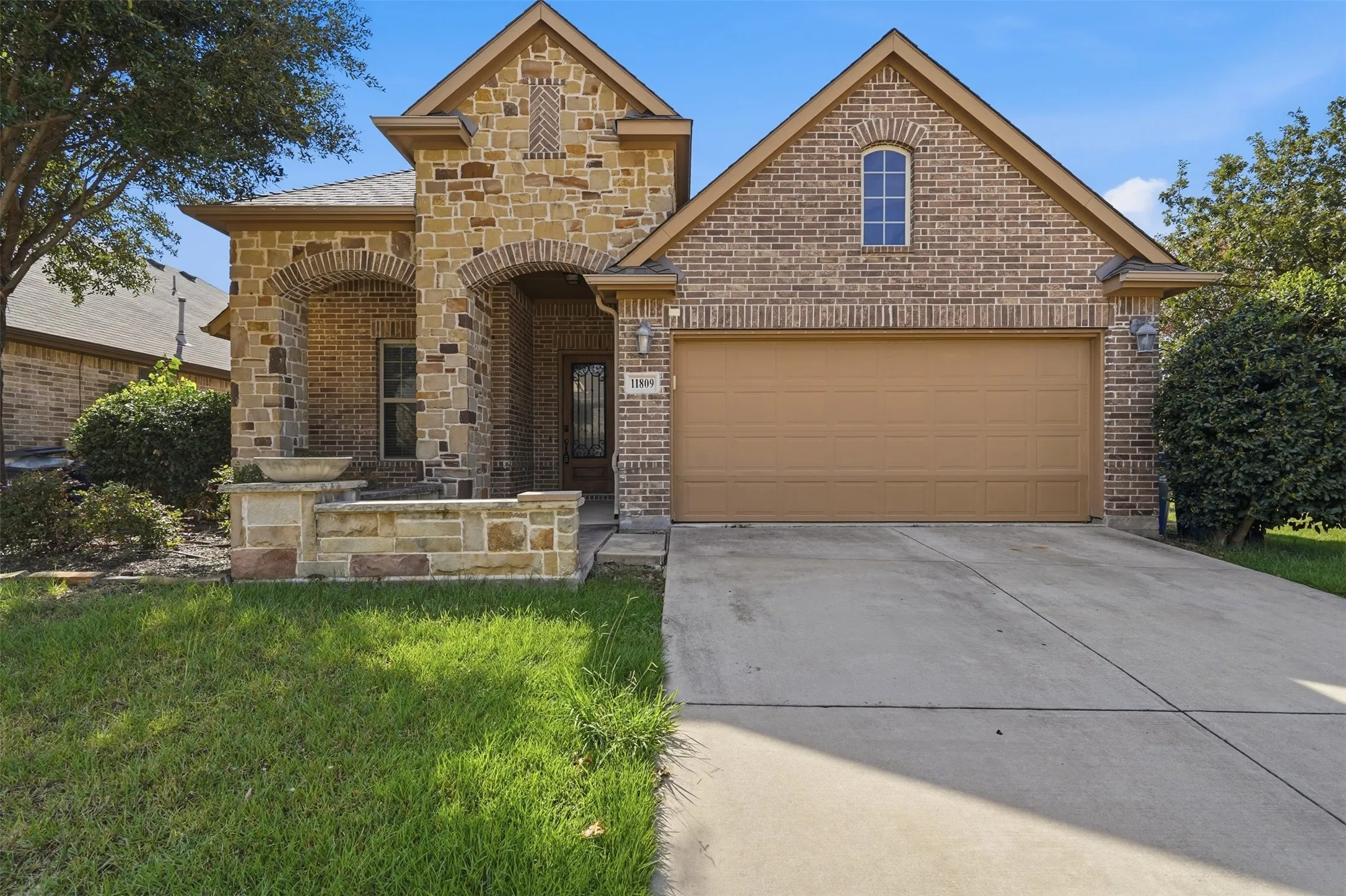 Single Family Residence For Rent