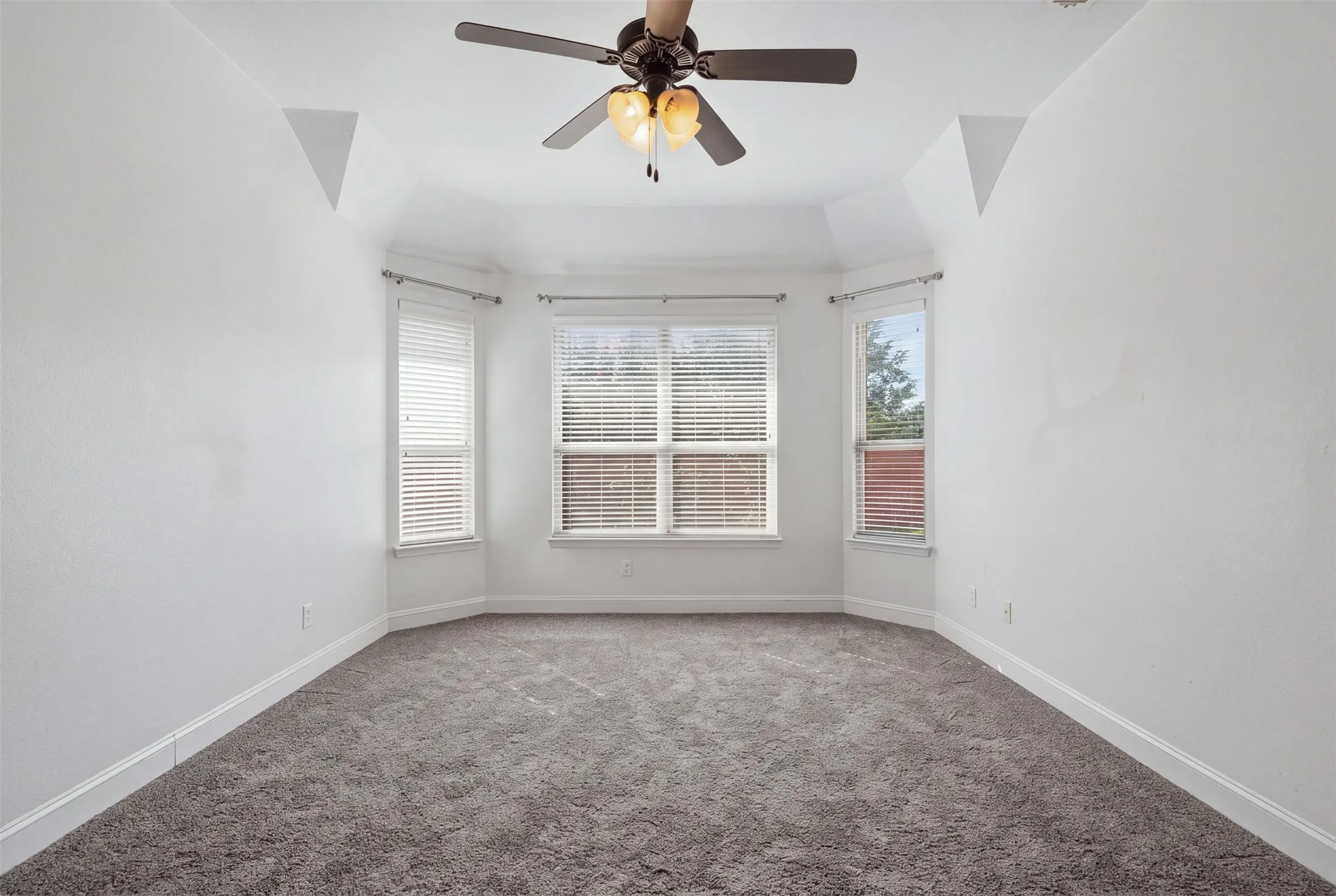 Single Family Residence For Rent in Collin County , 11809 Bertram Road, Mc Kinney, Texas 75071, 3 Bedroom, 2 Bathroom, 2 Garage spaces, 1,904 Sqft, built in 2013, mls#21409596, Real Estate Agent in Mc Kinney, Homes For Rent in Collin county, Homes For Rent in Mc Kinney, Realtor in Mc Kinney Texas, Real Estate Brokerage Independent Realty Texas, Luminita Cordes Realtor