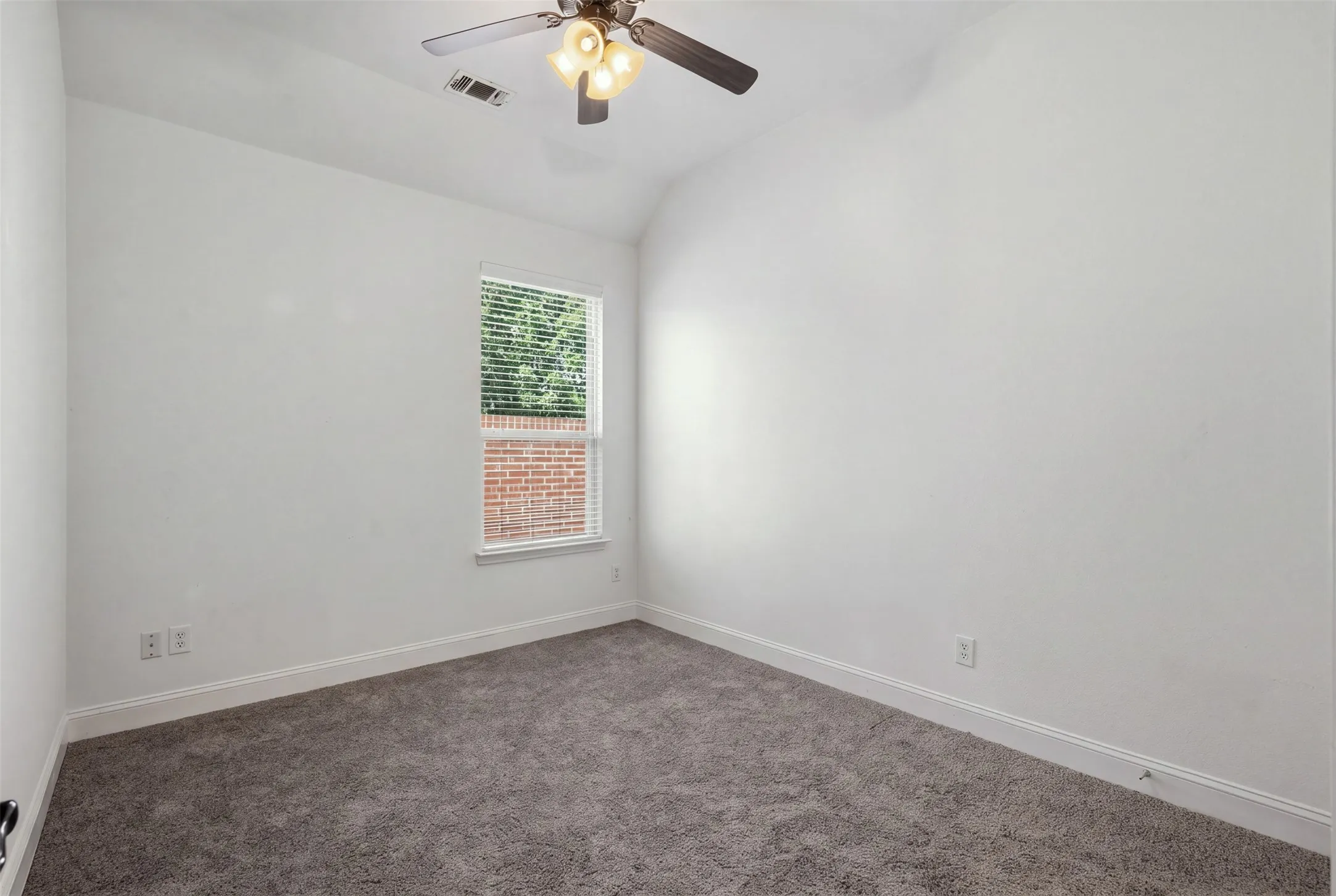 Single Family Residence For Rent in Collin County , 11809 Bertram Road, Mc Kinney, Texas 75071, 3 Bedroom, 2 Bathroom, 2 Garage spaces, 1,904 Sqft, built in 2013, mls#21409596, Real Estate Agent in Mc Kinney, Homes For Rent in Collin county, Homes For Rent in Mc Kinney, Realtor in Mc Kinney Texas, Real Estate Brokerage Independent Realty Texas, Luminita Cordes Realtor