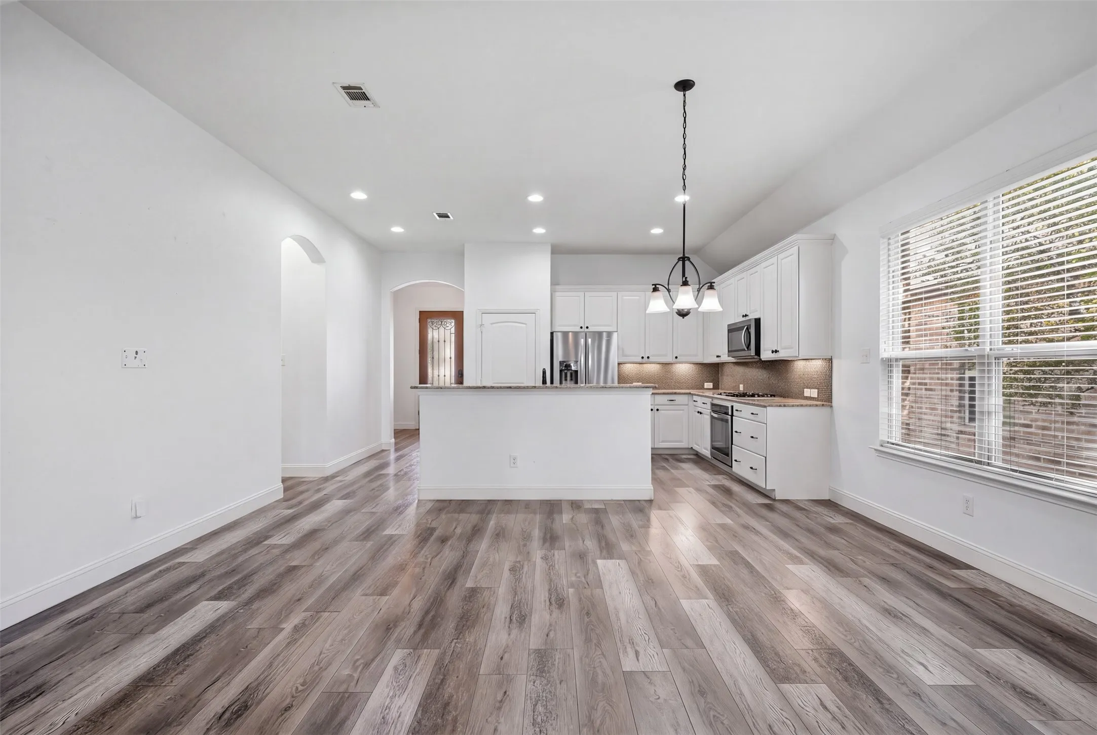 Single Family Residence For Rent in Collin County , 11809 Bertram Road, Mc Kinney, Texas 75071, 3 Bedroom, 2 Bathroom, 2 Garage spaces, 1,904 Sqft, built in 2013, mls#21409596, Real Estate Agent in Mc Kinney, Homes For Rent in Collin county, Homes For Rent in Mc Kinney, Realtor in Mc Kinney Texas, Real Estate Brokerage Independent Realty Texas, Luminita Cordes Realtor
