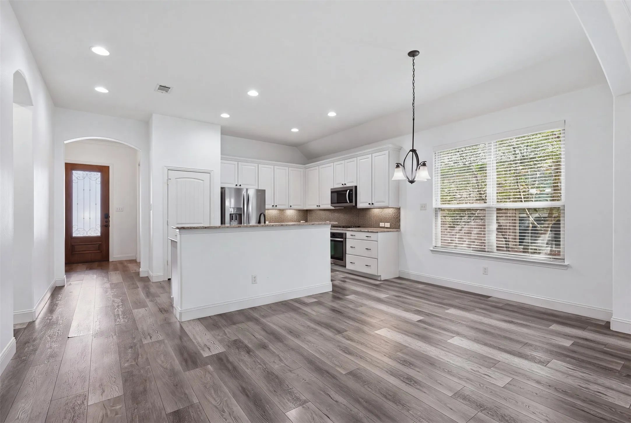 Single Family Residence For Rent in Collin County , 11809 Bertram Road, Mc Kinney, Texas 75071, 3 Bedroom, 2 Bathroom, 2 Garage spaces, 1,904 Sqft, built in 2013, mls#21409596, Real Estate Agent in Mc Kinney, Homes For Rent in Collin county, Homes For Rent in Mc Kinney, Realtor in Mc Kinney Texas, Real Estate Brokerage Independent Realty Texas, Luminita Cordes Realtor