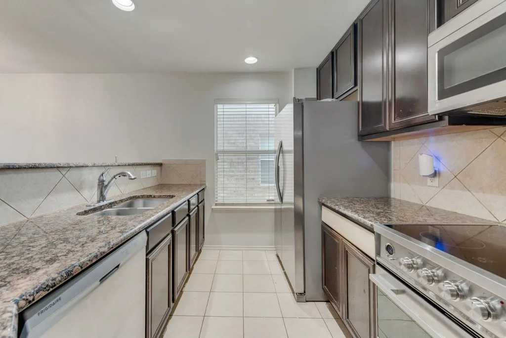 Single Family Residence For Rent in Tarrant County , 8809 Valley River Drive, Fort Worth, Texas 76244, 3 Bedroom, 2 Bathroom, 2 Garage spaces, 1,296 Sqft, built in 2010, mls#21409521, Real Estate Agent in Fort Worth, Homes For Rent in Tarrant county, Homes For Rent in Fort Worth, Realtor in Fort Worth Texas, Real Estate Brokerage Independent Realty Texas, Luminita Cordes Realtor