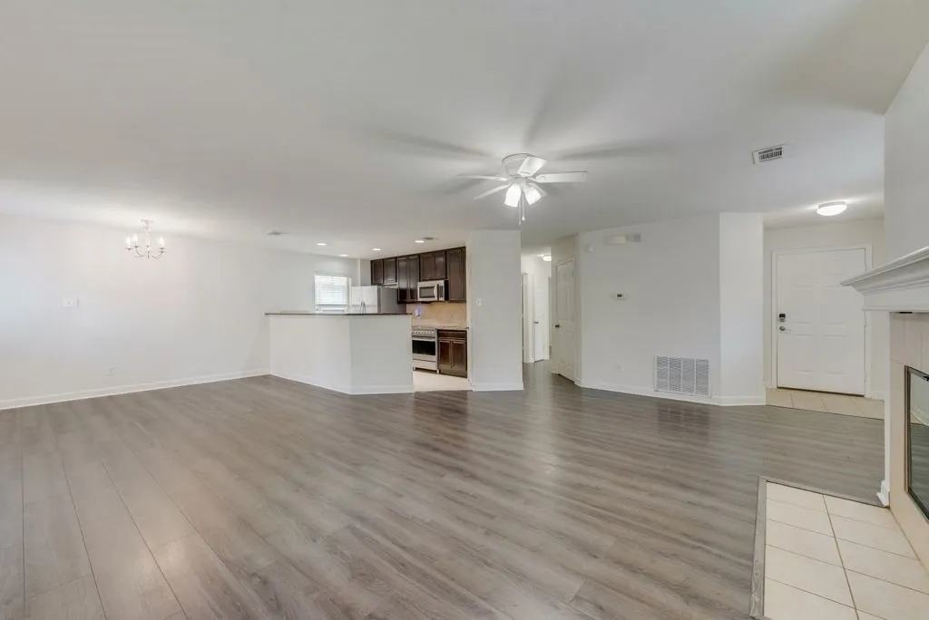 Single Family Residence For Rent in Tarrant County , 8809 Valley River Drive, Fort Worth, Texas 76244, 3 Bedroom, 2 Bathroom, 2 Garage spaces, 1,296 Sqft, built in 2010, mls#21409521, Real Estate Agent in Fort Worth, Homes For Rent in Tarrant county, Homes For Rent in Fort Worth, Realtor in Fort Worth Texas, Real Estate Brokerage Independent Realty Texas, Luminita Cordes Realtor
