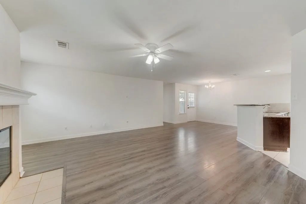 Single Family Residence For Rent in Tarrant County , 8809 Valley River Drive, Fort Worth, Texas 76244, 3 Bedroom, 2 Bathroom, 2 Garage spaces, 1,296 Sqft, built in 2010, mls#21409521, Real Estate Agent in Fort Worth, Homes For Rent in Tarrant county, Homes For Rent in Fort Worth, Realtor in Fort Worth Texas, Real Estate Brokerage Independent Realty Texas, Luminita Cordes Realtor