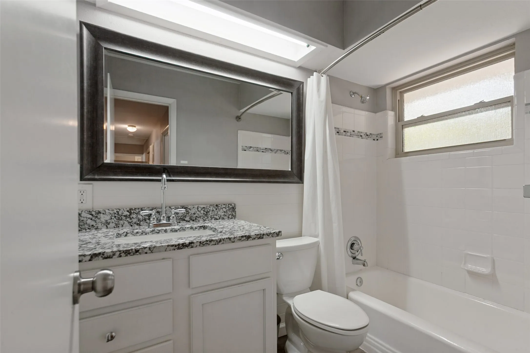 Single Family Residence For Rent in Dallas County , 1335 Northlake Drive, Richardson, Texas 75080, 3 Bedroom, 2 Bathroom, 2 Garage spaces, 1,289 Sqft, built in 1959, mls#21409594, Real Estate Agent in Richardson, Homes For Rent in Dallas county, Homes For Rent in Richardson, Realtor in Richardson Texas, Real Estate Brokerage Independent Realty Texas, Luminita Cordes Realtor