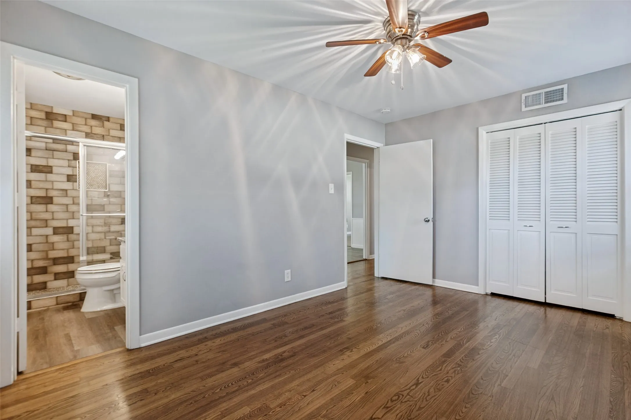 Single Family Residence For Rent in Dallas County , 1335 Northlake Drive, Richardson, Texas 75080, 3 Bedroom, 2 Bathroom, 2 Garage spaces, 1,289 Sqft, built in 1959, mls#21409594, Real Estate Agent in Richardson, Homes For Rent in Dallas county, Homes For Rent in Richardson, Realtor in Richardson Texas, Real Estate Brokerage Independent Realty Texas, Luminita Cordes Realtor