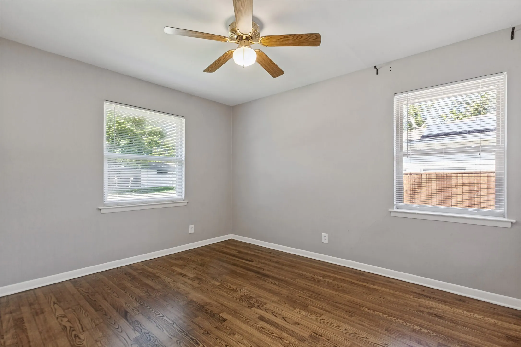 Single Family Residence For Rent in Dallas County , 1335 Northlake Drive, Richardson, Texas 75080, 3 Bedroom, 2 Bathroom, 2 Garage spaces, 1,289 Sqft, built in 1959, mls#21409594, Real Estate Agent in Richardson, Homes For Rent in Dallas county, Homes For Rent in Richardson, Realtor in Richardson Texas, Real Estate Brokerage Independent Realty Texas, Luminita Cordes Realtor