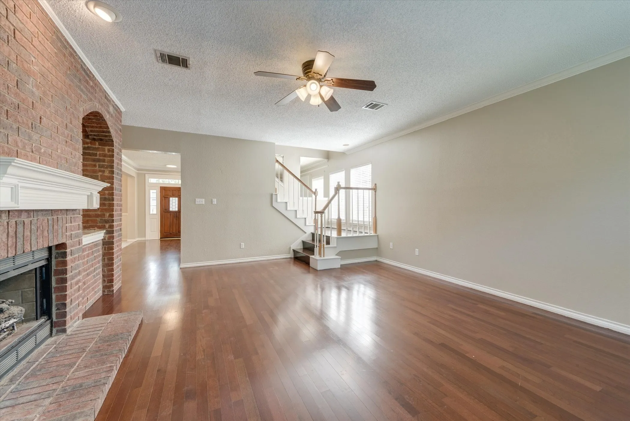 Single Family Residence For Rent in Tarrant County , 3322 Bridlewood Drive, Grapevine, Texas 76051, 4 Bedroom, 3 Bathroom, 2 Garage spaces, 2,793 Sqft, built in 1988, mls#21407892, Real Estate Agent in Grapevine, Homes For Rent in Tarrant county, Homes For Rent in Grapevine, Realtor in Grapevine Texas, Real Estate Brokerage Independent Realty Texas, Luminita Cordes Realtor
