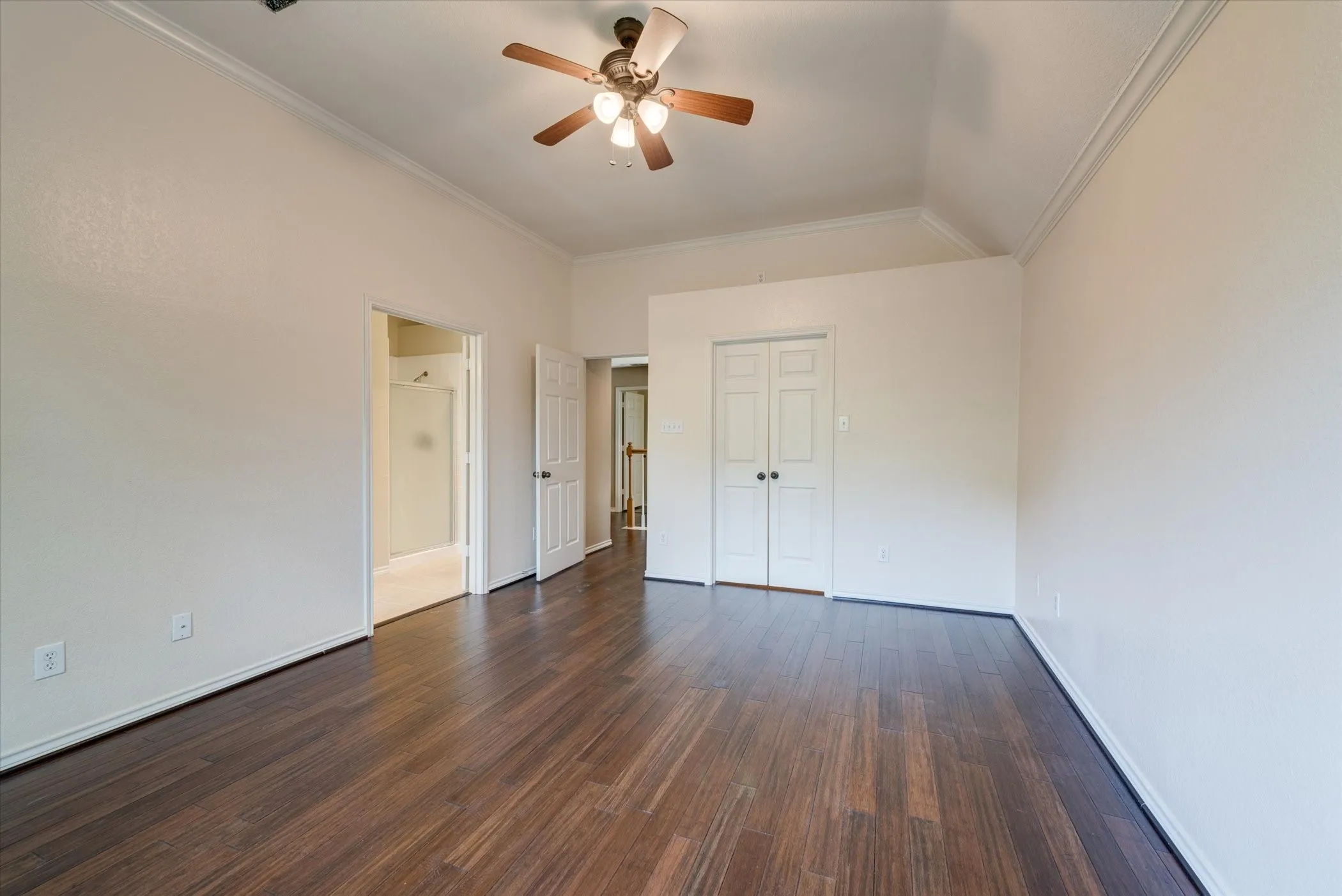 Single Family Residence For Rent in Tarrant County , 3322 Bridlewood Drive, Grapevine, Texas 76051, 4 Bedroom, 3 Bathroom, 2 Garage spaces, 2,793 Sqft, built in 1988, mls#21407892, Real Estate Agent in Grapevine, Homes For Rent in Tarrant county, Homes For Rent in Grapevine, Realtor in Grapevine Texas, Real Estate Brokerage Independent Realty Texas, Luminita Cordes Realtor