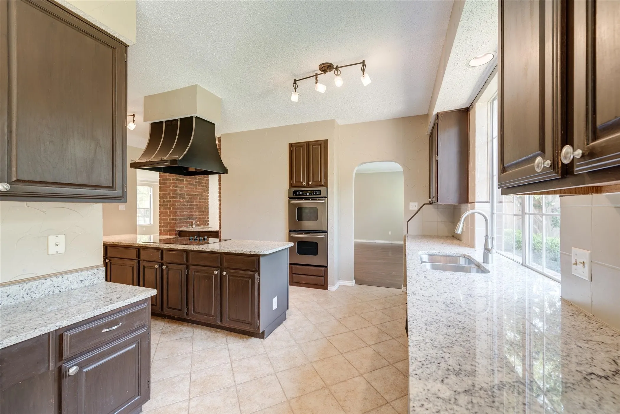 Single Family Residence For Rent in Tarrant County , 3322 Bridlewood Drive, Grapevine, Texas 76051, 4 Bedroom, 3 Bathroom, 2 Garage spaces, 2,793 Sqft, built in 1988, mls#21407892, Real Estate Agent in Grapevine, Homes For Rent in Tarrant county, Homes For Rent in Grapevine, Realtor in Grapevine Texas, Real Estate Brokerage Independent Realty Texas, Luminita Cordes Realtor