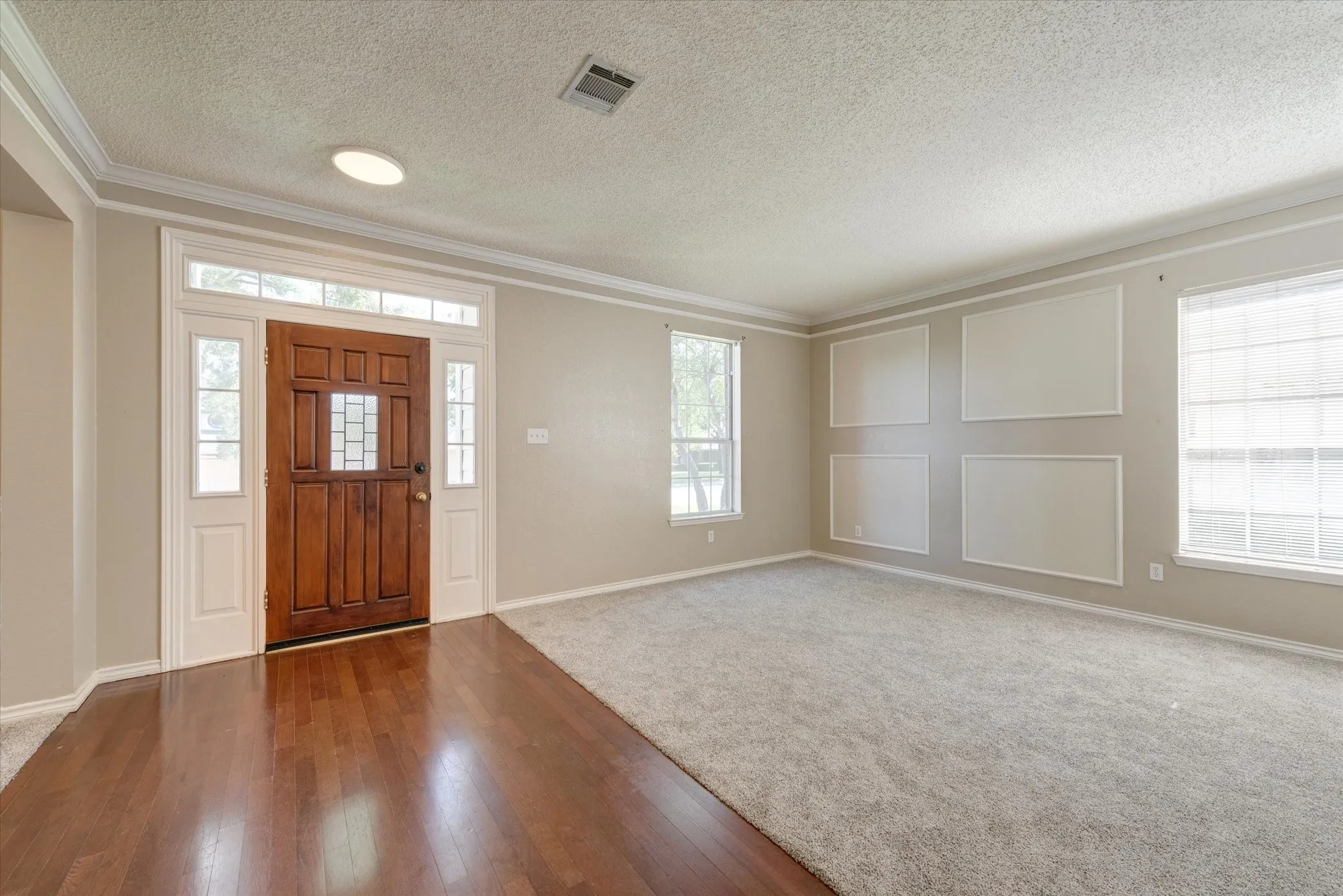 Single Family Residence For Rent in Tarrant County , 3322 Bridlewood Drive, Grapevine, Texas 76051, 4 Bedroom, 3 Bathroom, 2 Garage spaces, 2,793 Sqft, built in 1988, mls#21407892, Real Estate Agent in Grapevine, Homes For Rent in Tarrant county, Homes For Rent in Grapevine, Realtor in Grapevine Texas, Real Estate Brokerage Independent Realty Texas, Luminita Cordes Realtor