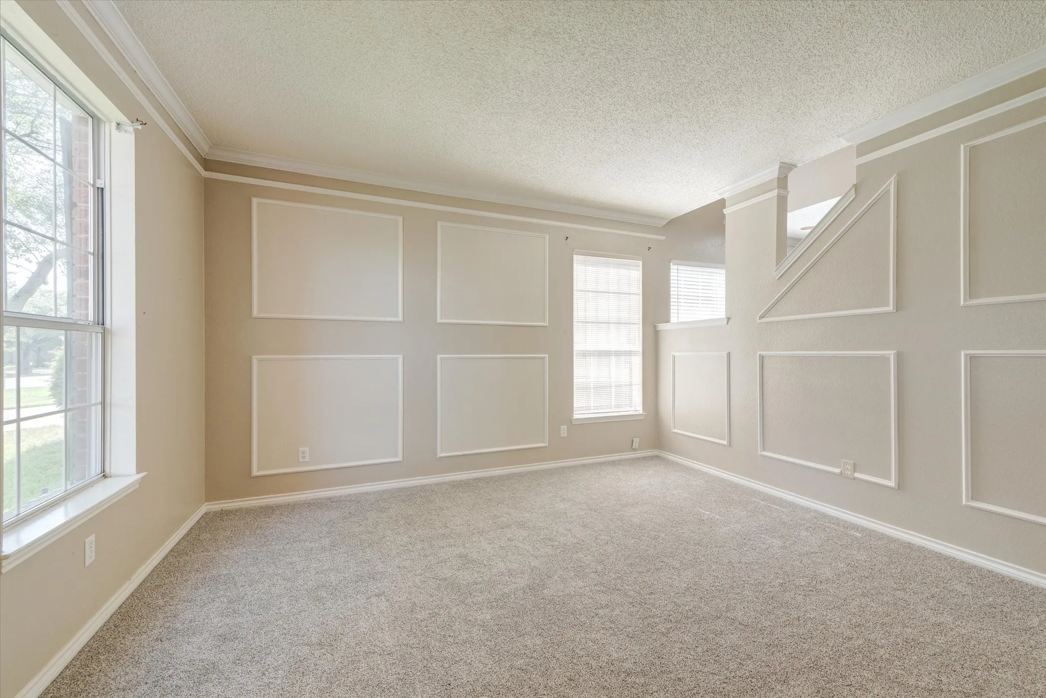 Single Family Residence For Rent in Tarrant County , 3322 Bridlewood Drive, Grapevine, Texas 76051, 4 Bedroom, 3 Bathroom, 2 Garage spaces, 2,793 Sqft, built in 1988, mls#21407892, Real Estate Agent in Grapevine, Homes For Rent in Tarrant county, Homes For Rent in Grapevine, Realtor in Grapevine Texas, Real Estate Brokerage Independent Realty Texas, Luminita Cordes Realtor
