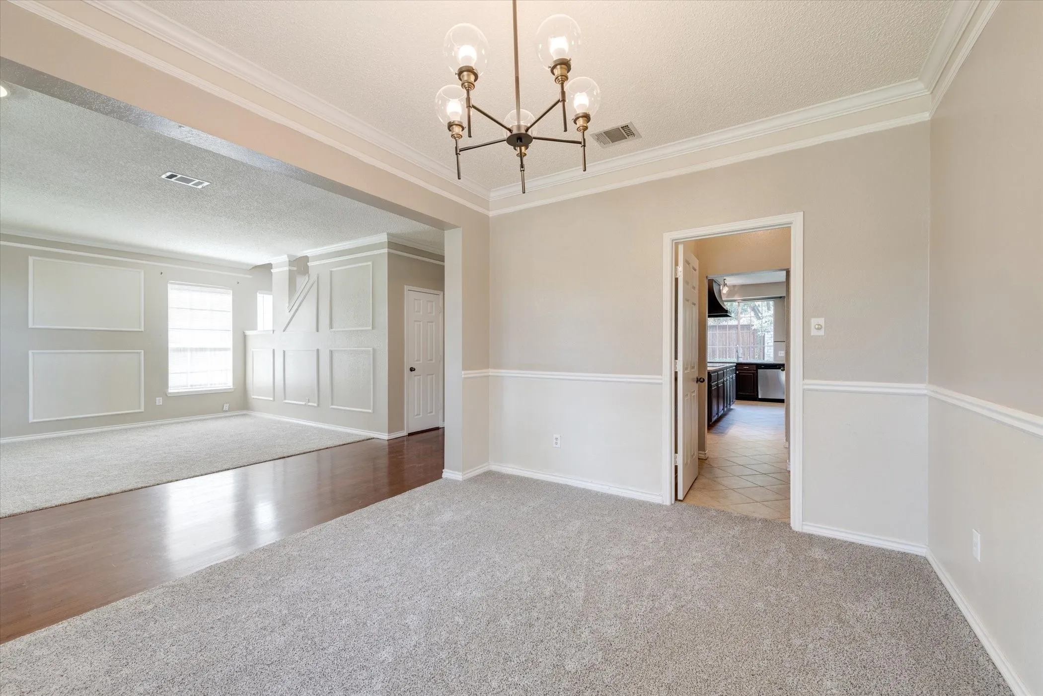Single Family Residence For Rent in Tarrant County , 3322 Bridlewood Drive, Grapevine, Texas 76051, 4 Bedroom, 3 Bathroom, 2 Garage spaces, 2,793 Sqft, built in 1988, mls#21407892, Real Estate Agent in Grapevine, Homes For Rent in Tarrant county, Homes For Rent in Grapevine, Realtor in Grapevine Texas, Real Estate Brokerage Independent Realty Texas, Luminita Cordes Realtor