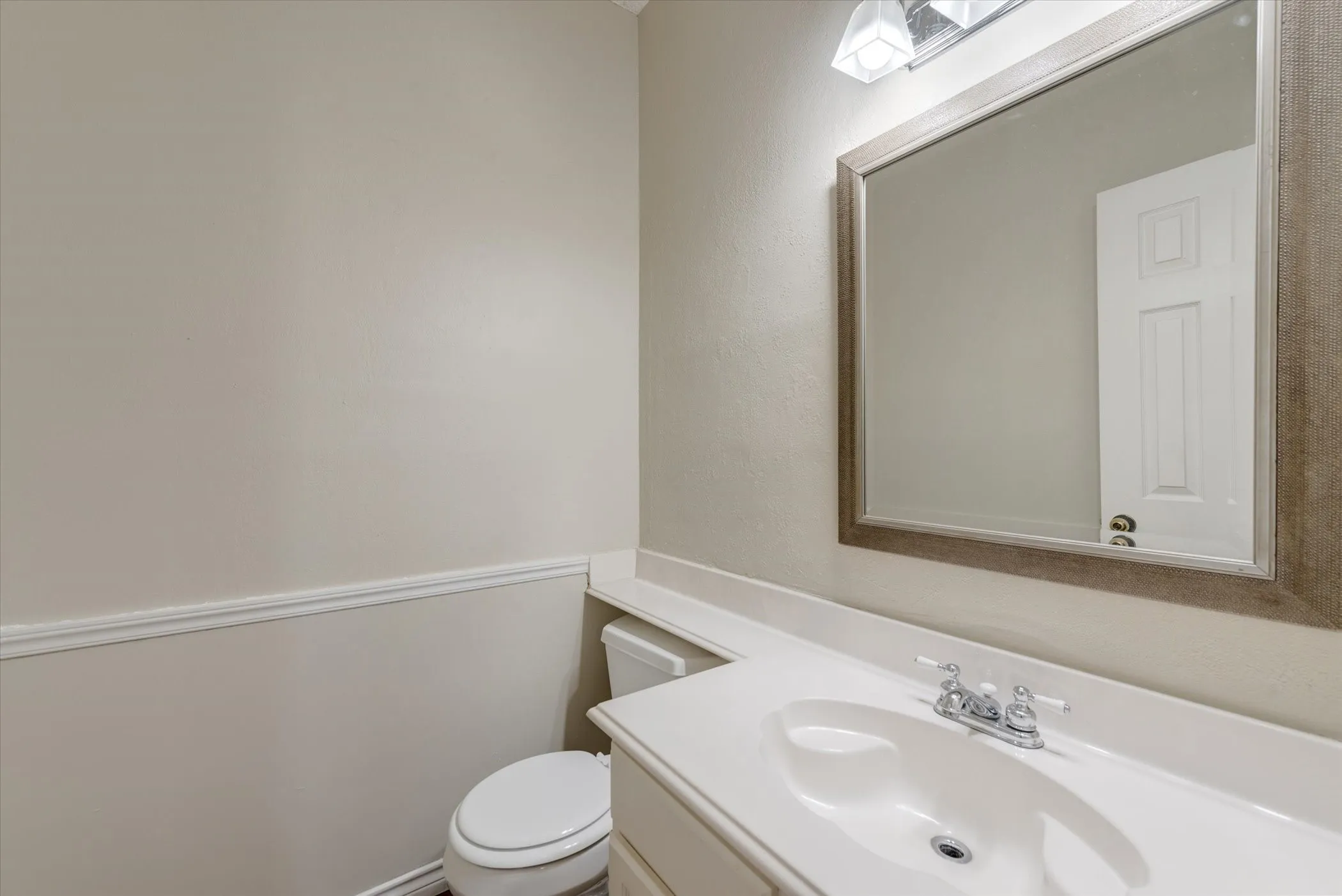 Single Family Residence For Rent in Tarrant County , 3322 Bridlewood Drive, Grapevine, Texas 76051, 4 Bedroom, 3 Bathroom, 2 Garage spaces, 2,793 Sqft, built in 1988, mls#21407892, Real Estate Agent in Grapevine, Homes For Rent in Tarrant county, Homes For Rent in Grapevine, Realtor in Grapevine Texas, Real Estate Brokerage Independent Realty Texas, Luminita Cordes Realtor