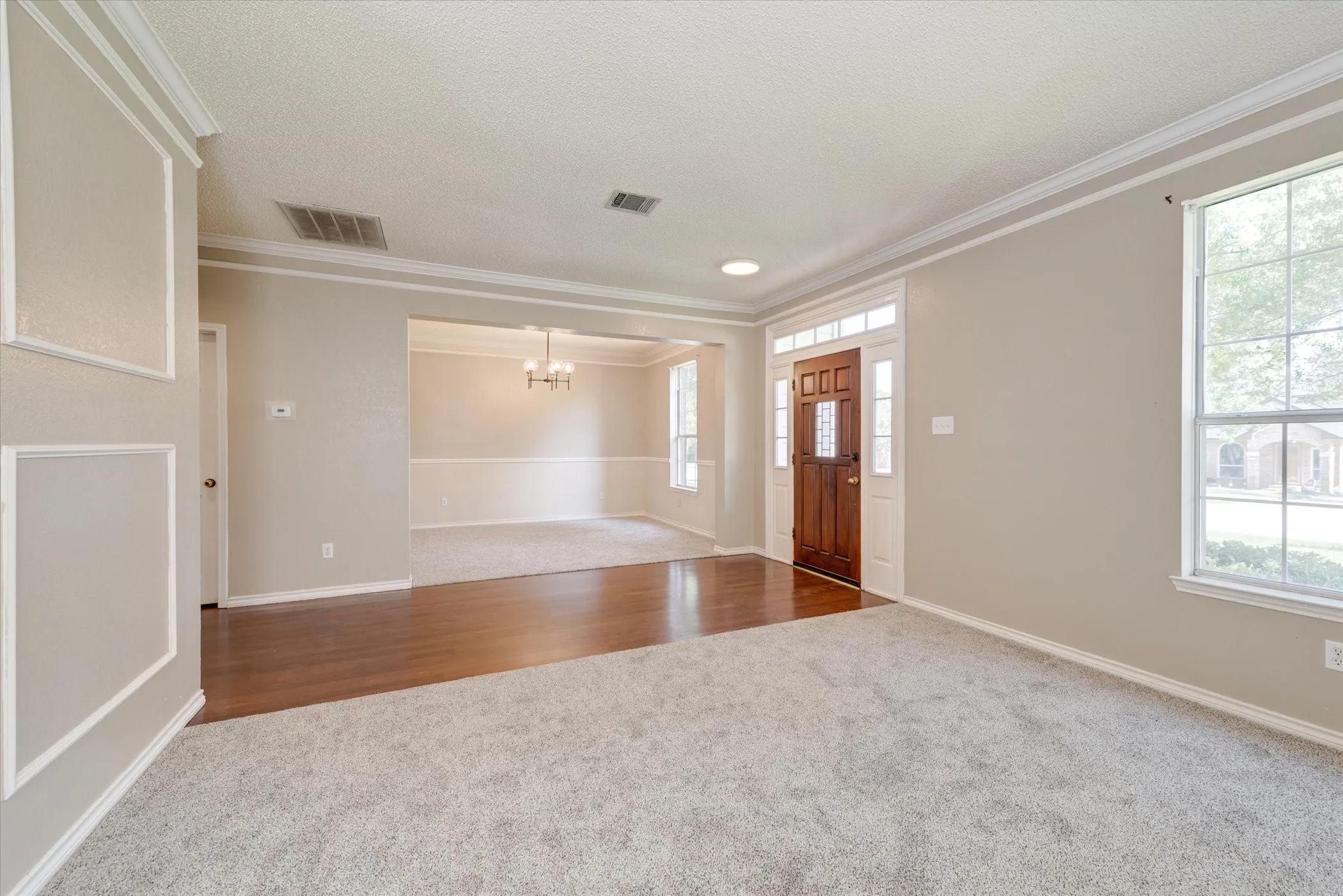 Single Family Residence For Rent in Tarrant County , 3322 Bridlewood Drive, Grapevine, Texas 76051, 4 Bedroom, 3 Bathroom, 2 Garage spaces, 2,793 Sqft, built in 1988, mls#21407892, Real Estate Agent in Grapevine, Homes For Rent in Tarrant county, Homes For Rent in Grapevine, Realtor in Grapevine Texas, Real Estate Brokerage Independent Realty Texas, Luminita Cordes Realtor