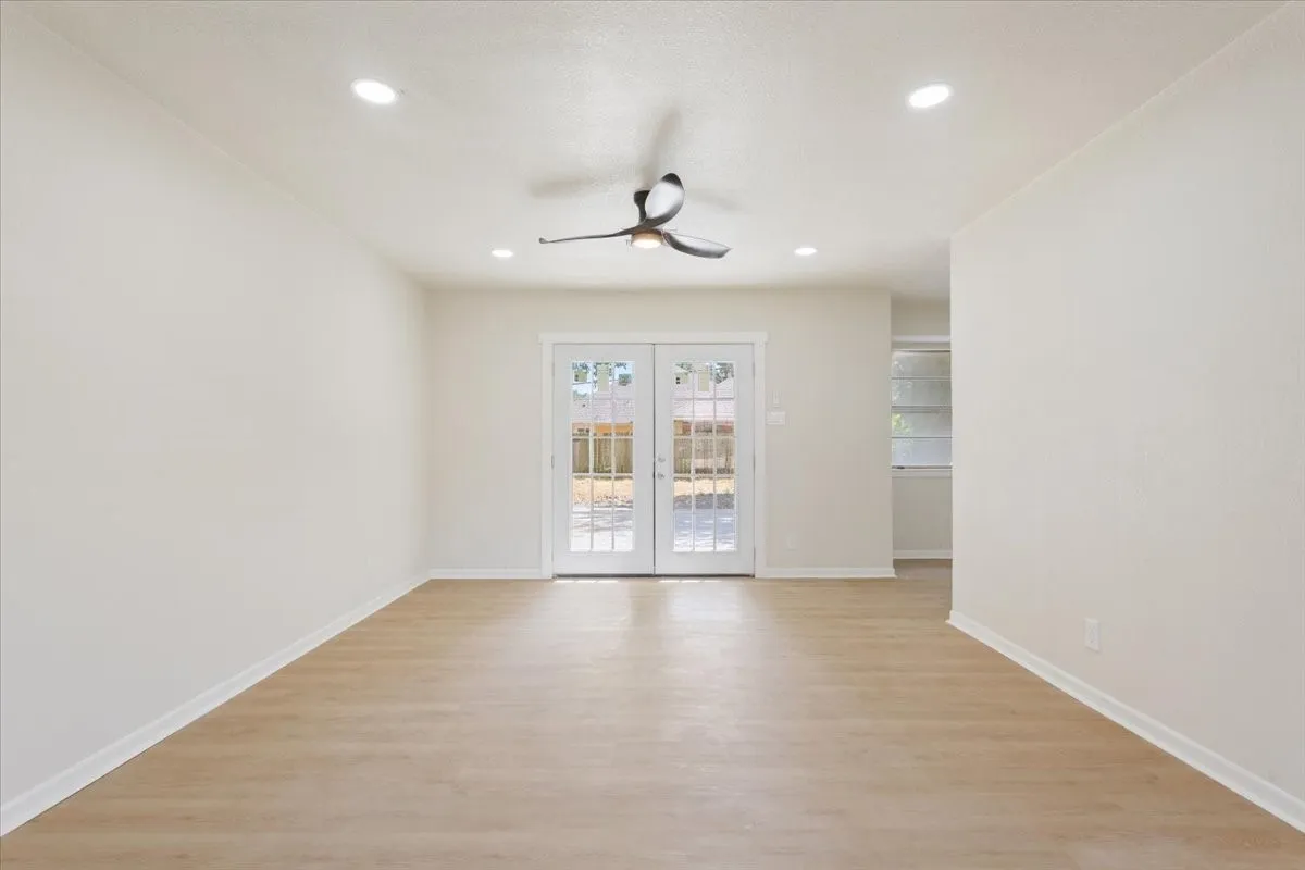 Single Family Residence For Sale in Mc Lennan County , 313 Carver Street, Waco, Texas 76704, 4 Bedroom, 3 Bathroom, 1 Garage spaces, 1,497 Sqft, built in 1967, mls#21409352, Real Estate Agent in Waco, Homes For Sale in Mc Lennan county, Homes For Sale in Waco, Realtor in Waco Texas, Real Estate Brokerage Independent Realty Texas, Luminita Cordes Realtor