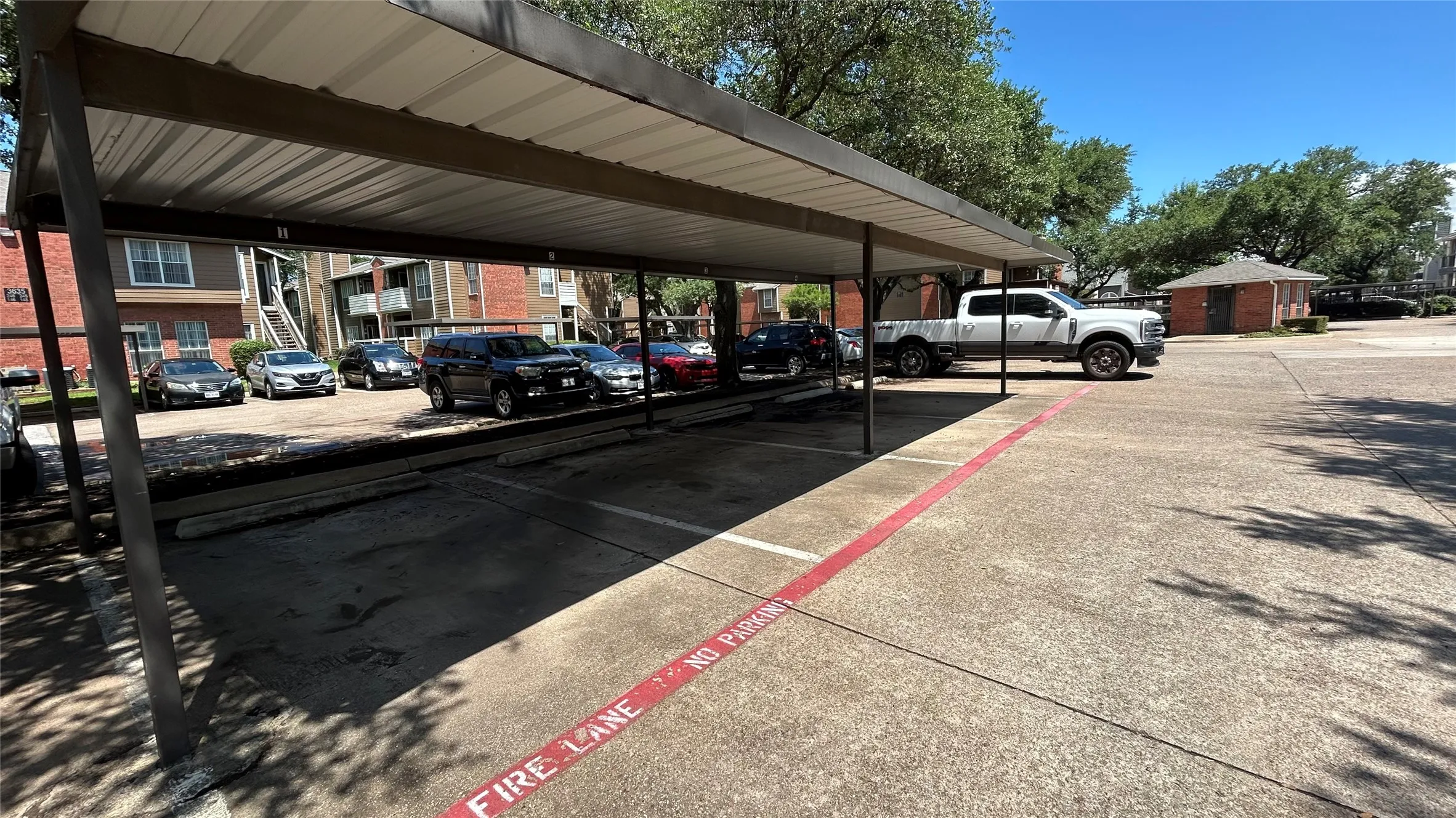 Condominium For Rent in Dallas County , 3611 W Northgate Drive 120, Irving, Texas 75062, 1 Bedroom, 1 Bathroom, Garage spaces, 667 Sqft, built in 1982, mls#21409587, Real Estate Agent in Irving, Homes For Rent in Dallas county, Homes For Rent in Irving, Realtor in Irving Texas, Real Estate Brokerage Independent Realty Texas, Luminita Cordes Realtor