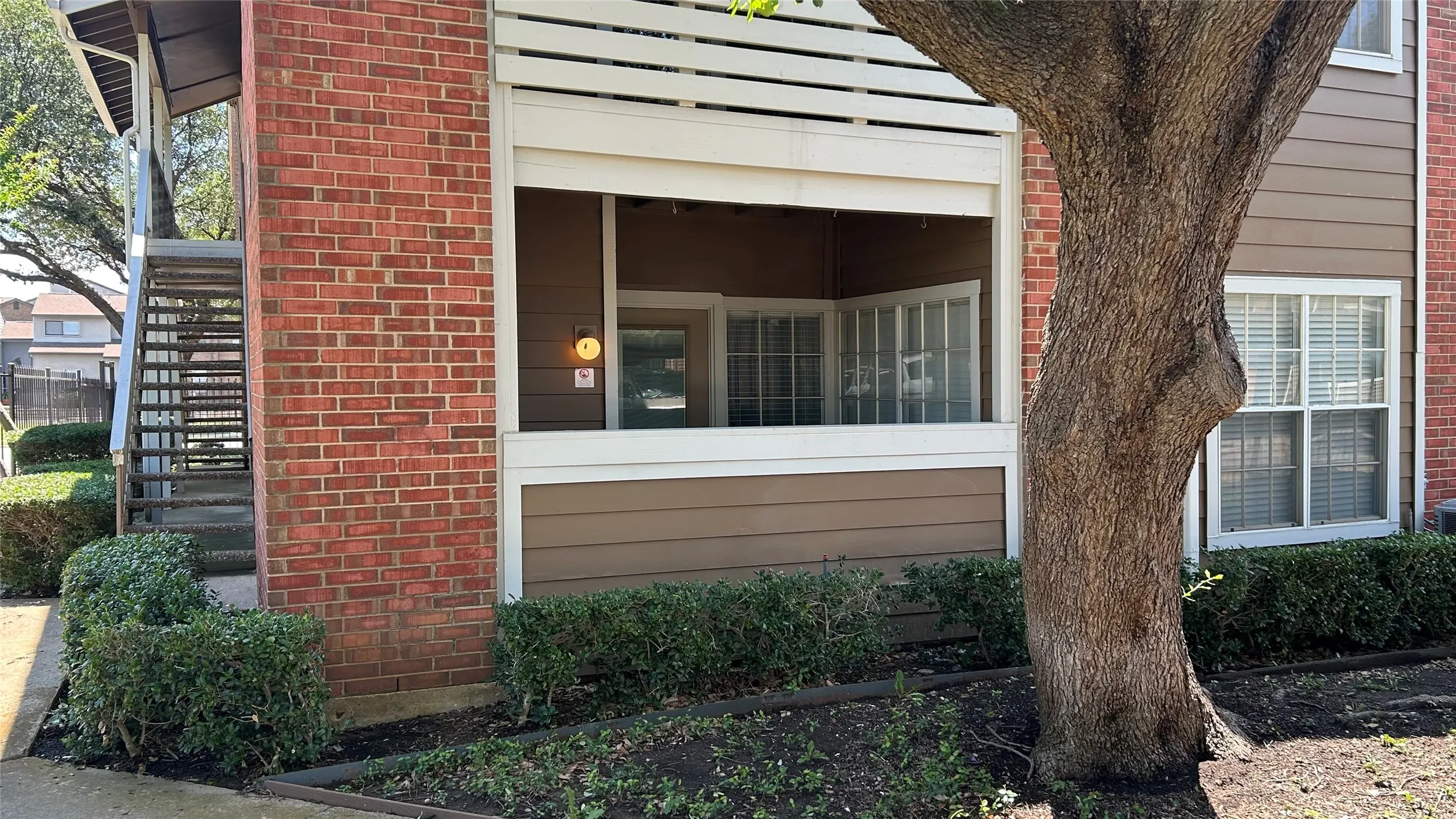 Condominium For Rent in Dallas County , 3611 W Northgate Drive 120, Irving, Texas 75062, 1 Bedroom, 1 Bathroom, Garage spaces, 667 Sqft, built in 1982, mls#21409587, Real Estate Agent in Irving, Homes For Rent in Dallas county, Homes For Rent in Irving, Realtor in Irving Texas, Real Estate Brokerage Independent Realty Texas, Luminita Cordes Realtor