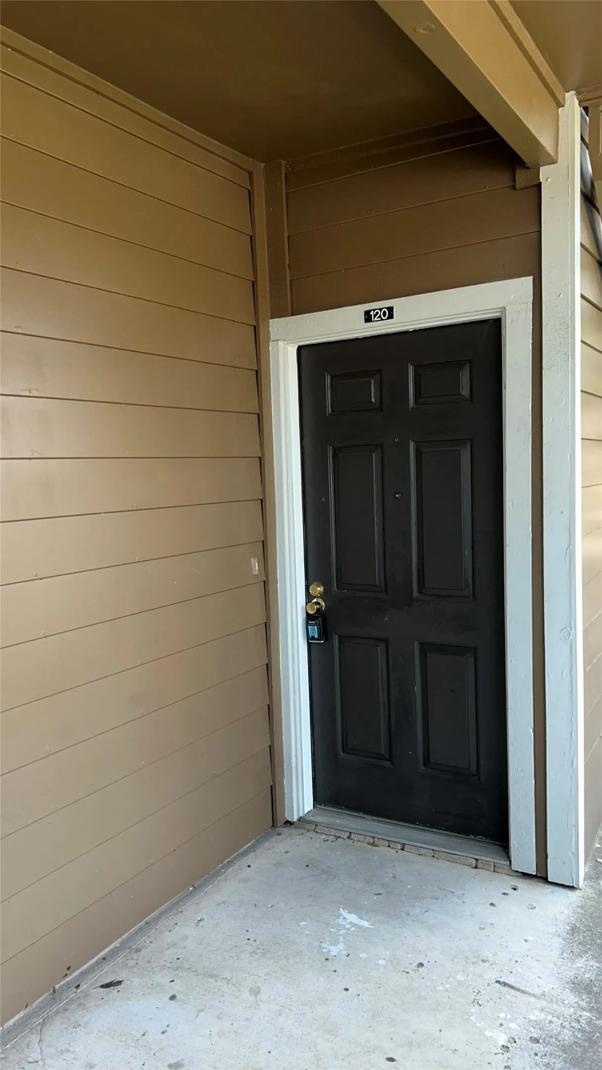 Condominium For Rent in Dallas County , 3611 W Northgate Drive 120, Irving, Texas 75062, 1 Bedroom, 1 Bathroom, Garage spaces, 667 Sqft, built in 1982, mls#21409587, Real Estate Agent in Irving, Homes For Rent in Dallas county, Homes For Rent in Irving, Realtor in Irving Texas, Real Estate Brokerage Independent Realty Texas, Luminita Cordes Realtor
