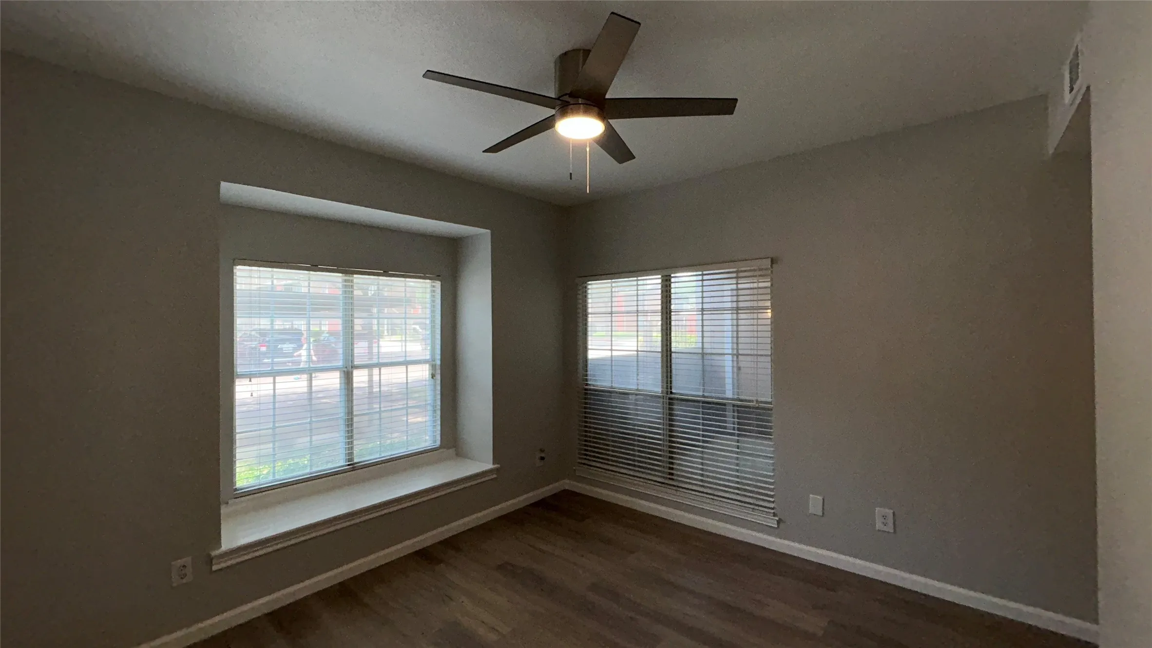 Condominium For Rent in Dallas County , 3611 W Northgate Drive 120, Irving, Texas 75062, 1 Bedroom, 1 Bathroom, Garage spaces, 667 Sqft, built in 1982, mls#21409587, Real Estate Agent in Irving, Homes For Rent in Dallas county, Homes For Rent in Irving, Realtor in Irving Texas, Real Estate Brokerage Independent Realty Texas, Luminita Cordes Realtor
