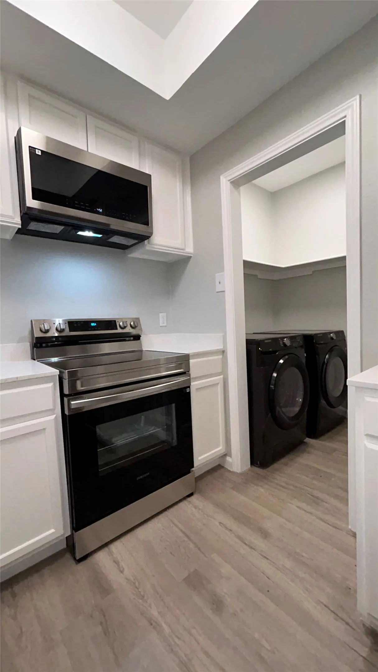 Condominium For Rent in Dallas County , 3611 W Northgate Drive 120, Irving, Texas 75062, 1 Bedroom, 1 Bathroom, Garage spaces, 667 Sqft, built in 1982, mls#21409587, Real Estate Agent in Irving, Homes For Rent in Dallas county, Homes For Rent in Irving, Realtor in Irving Texas, Real Estate Brokerage Independent Realty Texas, Luminita Cordes Realtor