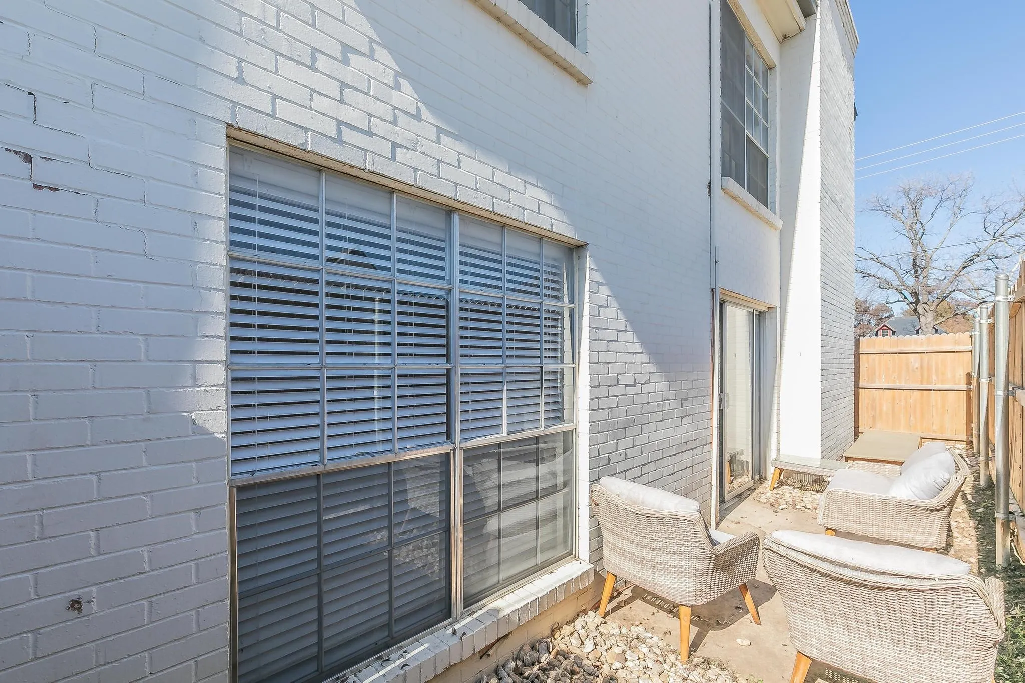 Apartment For Rent in Tarrant County , 4901 Bryce Avenue A, Fort Worth, Texas 76107, 2 Bedroom, 2 Bathroom, Garage spaces, 1,108 Sqft, built in 1965, mls#21409637, Real Estate Agent in Fort Worth, Homes For Rent in Tarrant county, Homes For Rent in Fort Worth, Realtor in Fort Worth Texas, Real Estate Brokerage Independent Realty Texas, Luminita Cordes Realtor