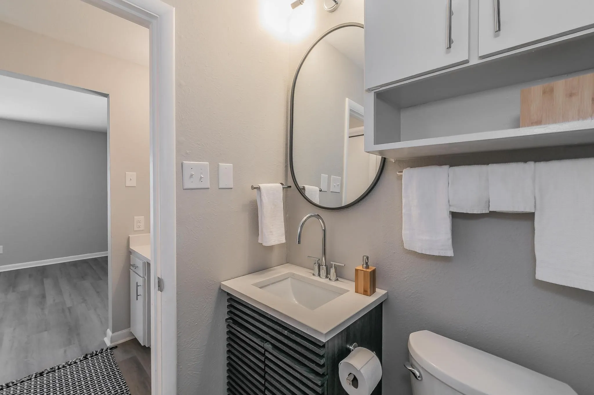 Apartment For Rent in Tarrant County , 4901 Bryce Avenue A, Fort Worth, Texas 76107, 2 Bedroom, 2 Bathroom, Garage spaces, 1,108 Sqft, built in 1965, mls#21409637, Real Estate Agent in Fort Worth, Homes For Rent in Tarrant county, Homes For Rent in Fort Worth, Realtor in Fort Worth Texas, Real Estate Brokerage Independent Realty Texas, Luminita Cordes Realtor