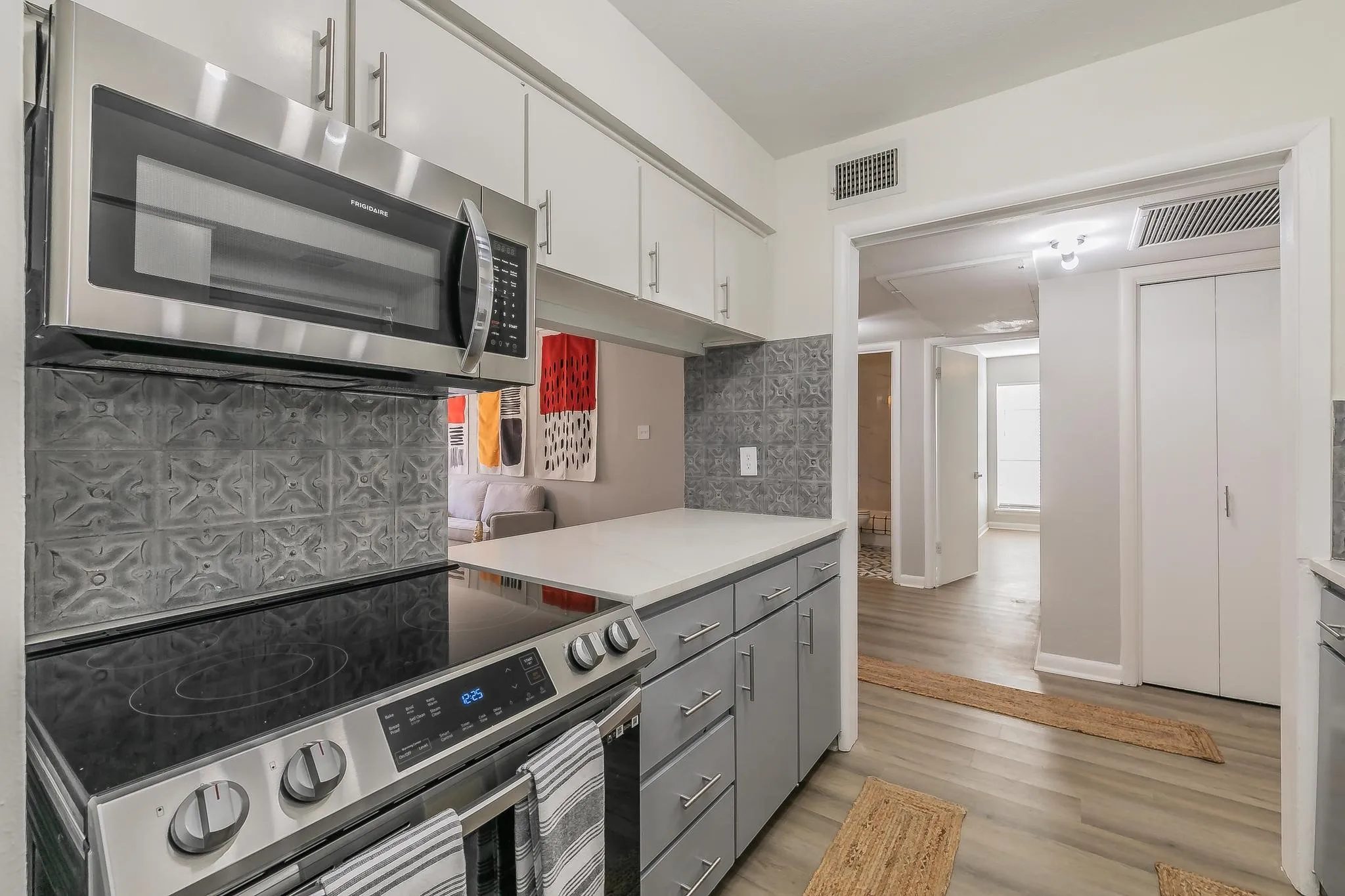 Apartment For Rent in Tarrant County , 4901 Bryce Avenue A, Fort Worth, Texas 76107, 2 Bedroom, 2 Bathroom, Garage spaces, 1,108 Sqft, built in 1965, mls#21409637, Real Estate Agent in Fort Worth, Homes For Rent in Tarrant county, Homes For Rent in Fort Worth, Realtor in Fort Worth Texas, Real Estate Brokerage Independent Realty Texas, Luminita Cordes Realtor