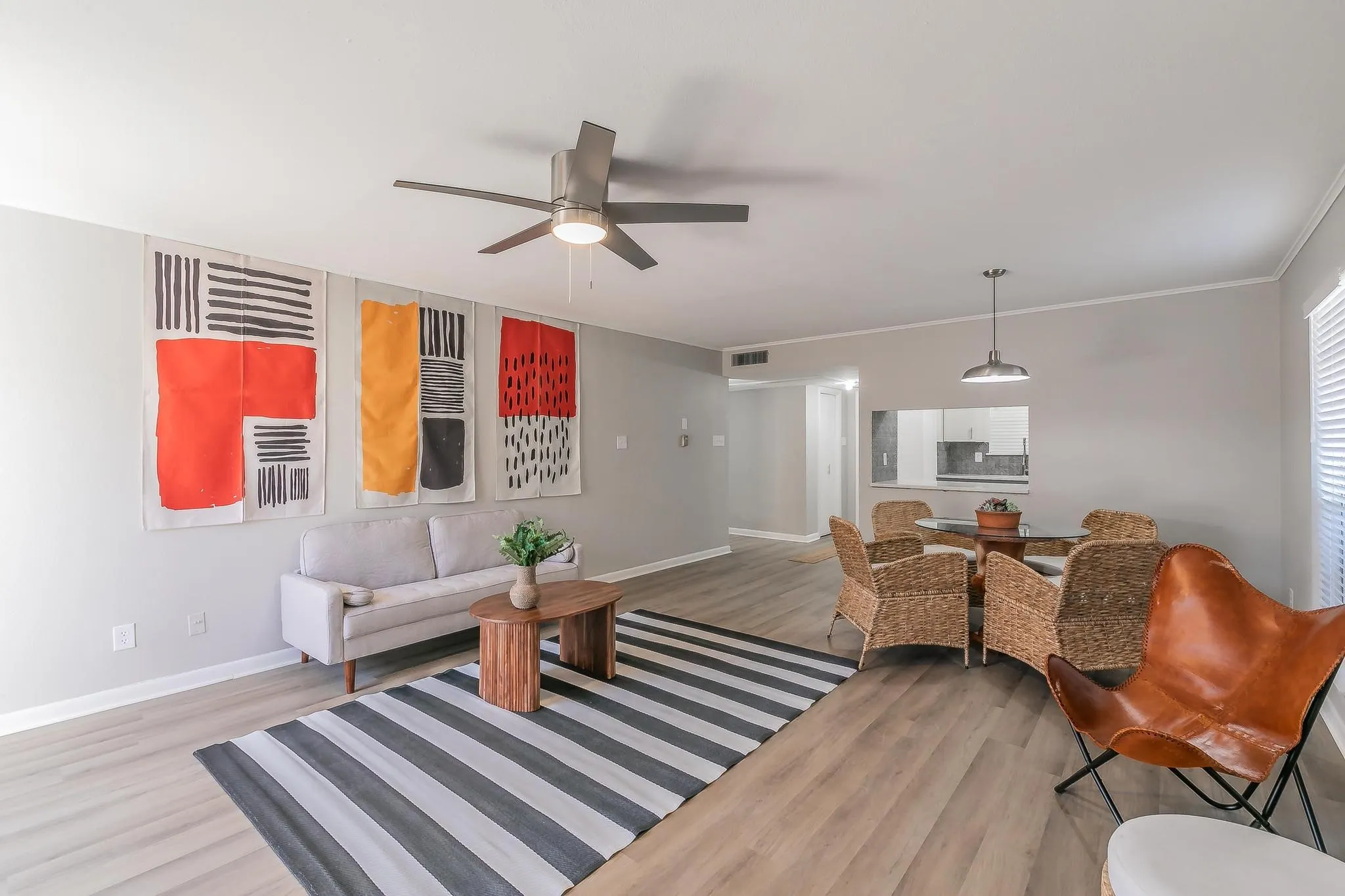 Apartment For Rent in Tarrant County , 4901 Bryce Avenue A, Fort Worth, Texas 76107, 2 Bedroom, 2 Bathroom, Garage spaces, 1,108 Sqft, built in 1965, mls#21409637, Real Estate Agent in Fort Worth, Homes For Rent in Tarrant county, Homes For Rent in Fort Worth, Realtor in Fort Worth Texas, Real Estate Brokerage Independent Realty Texas, Luminita Cordes Realtor