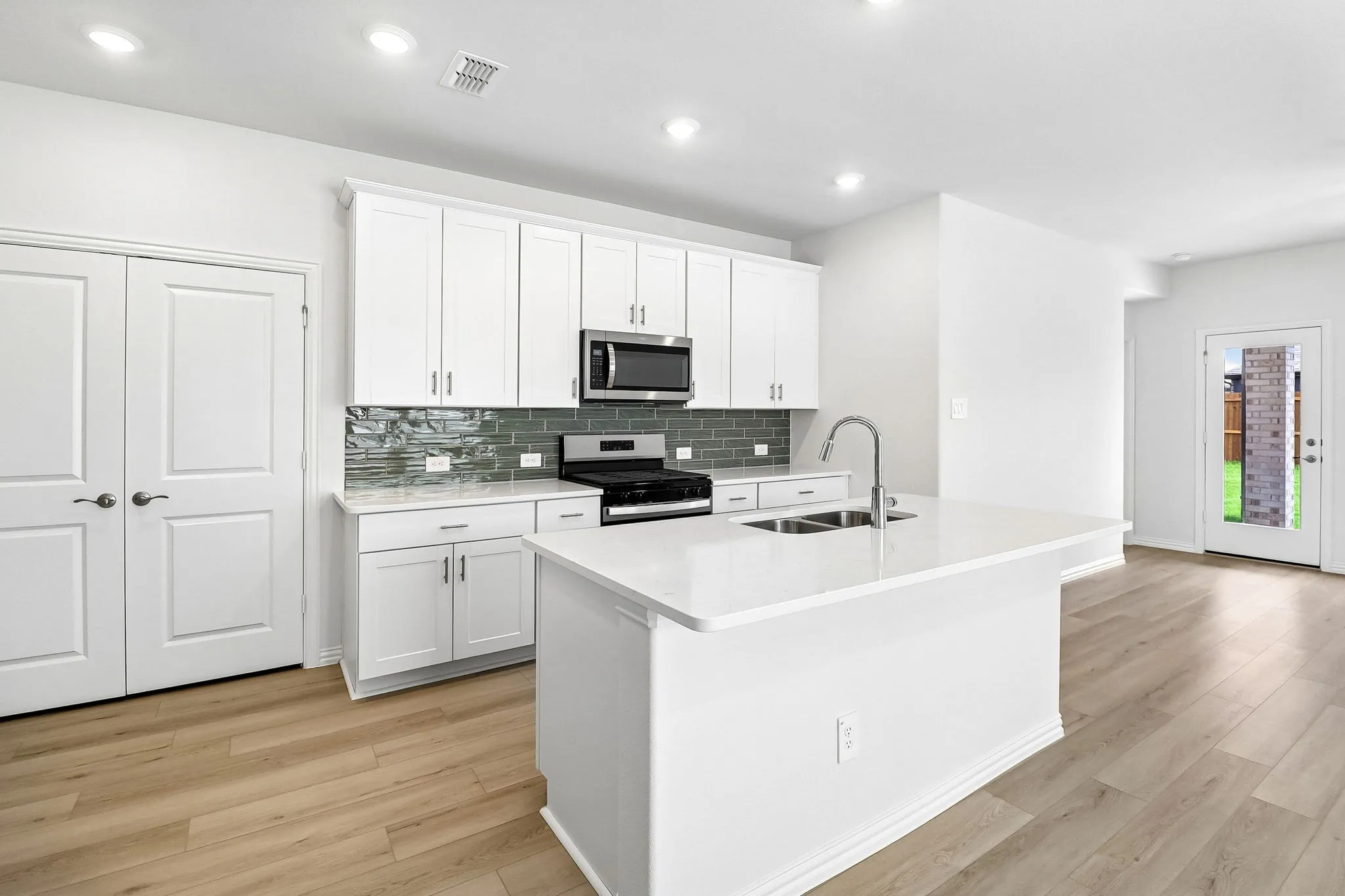 Photo is not of the actual home, but is an inspirational photo of builder’s model home and may depict options, furnishings, and/or decorator features that are not included.