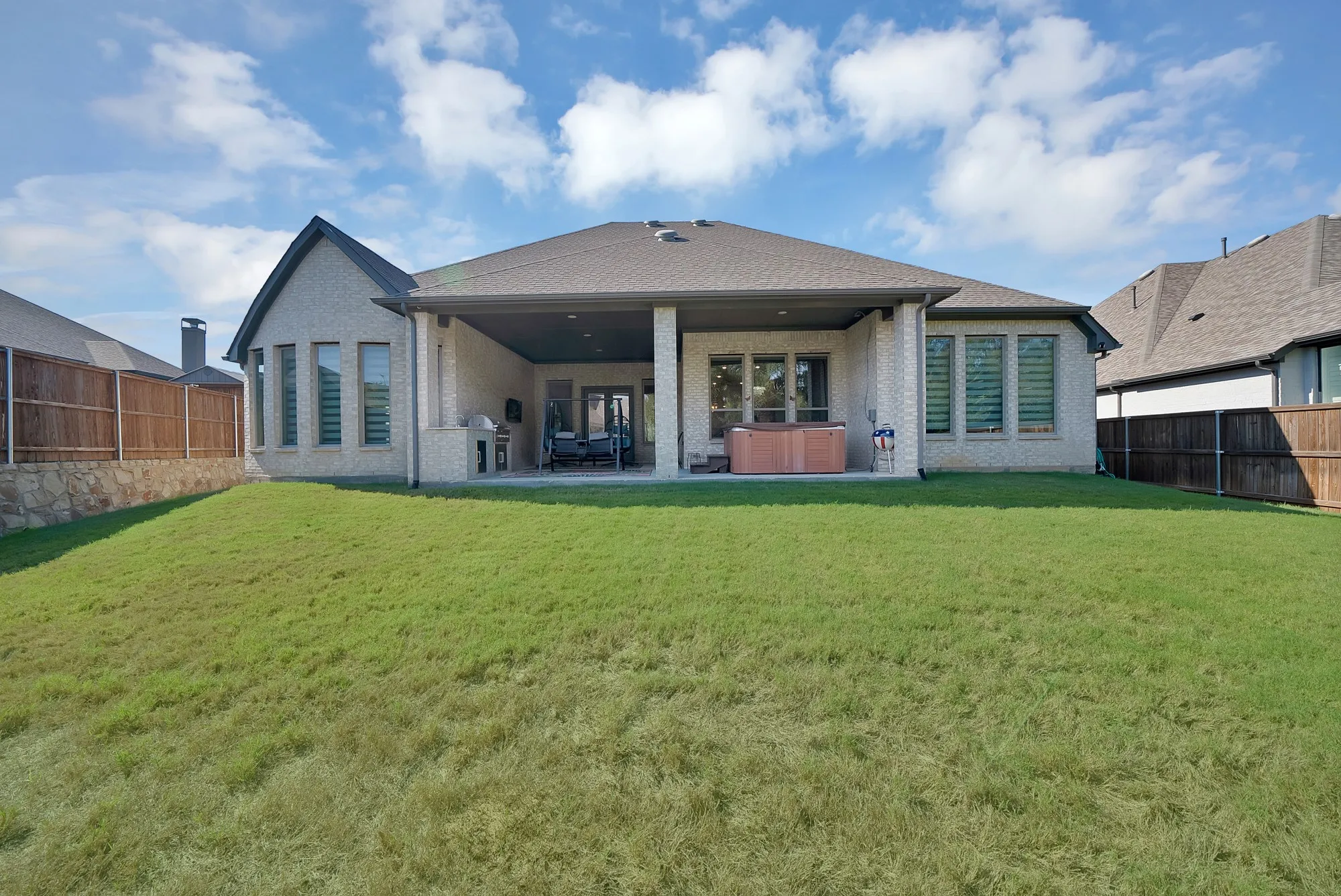 Single Family Residence For Sale in Denton County , 4612 Rocky Ridge Trail, Little Elm, Texas 75068, 4 Bedroom, 4 Bathroom, 2 Garage spaces, 3,467 Sqft, built in 2022, mls#21408550, Real Estate Agent in Little Elm, Homes For Sale in Denton county, Homes For Sale in Little Elm, Realtor in Little Elm Texas, Real Estate Brokerage Independent Realty Texas, Luminita Cordes Realtor