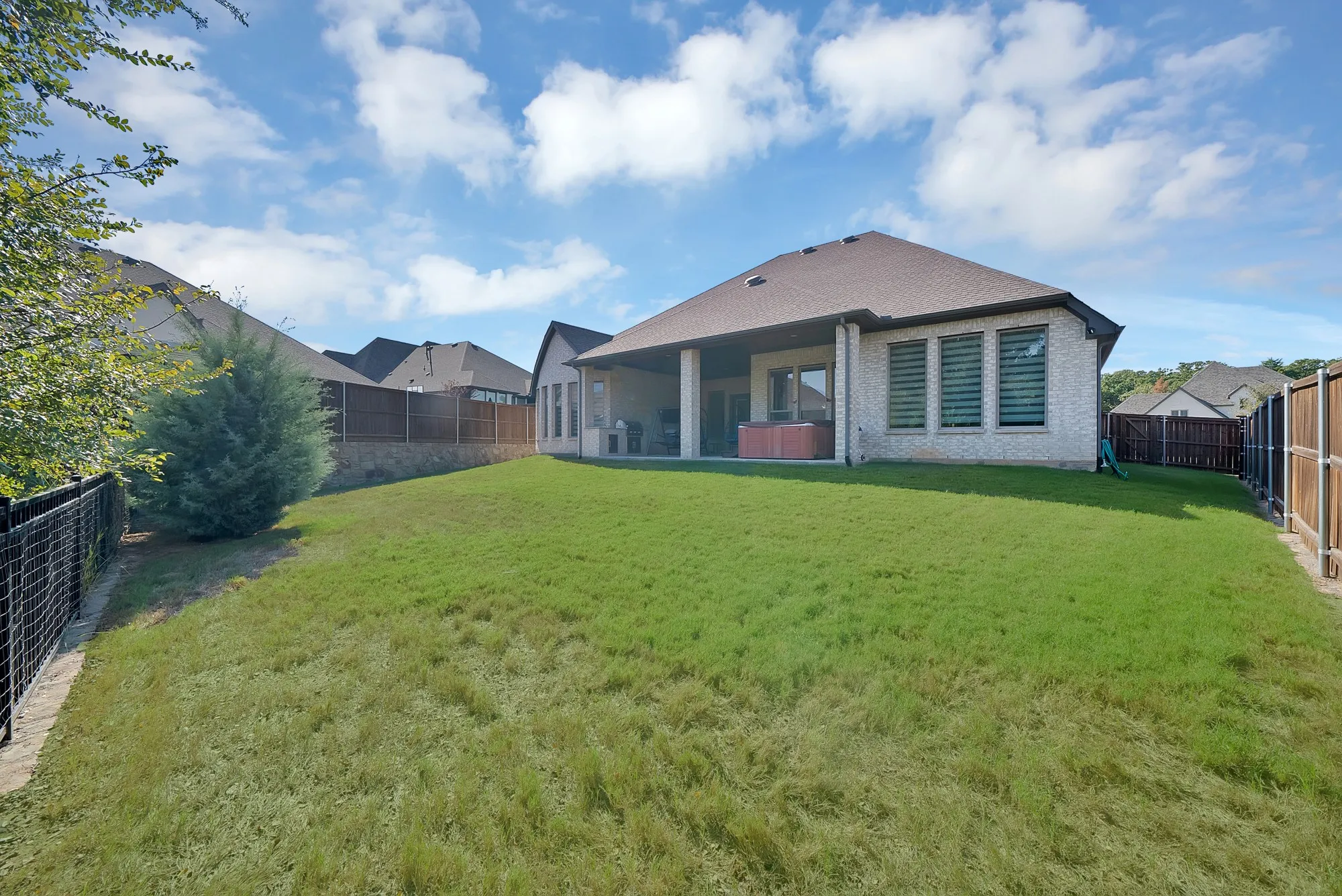 Single Family Residence For Sale in Denton County , 4612 Rocky Ridge Trail, Little Elm, Texas 75068, 4 Bedroom, 4 Bathroom, 2 Garage spaces, 3,467 Sqft, built in 2022, mls#21408550, Real Estate Agent in Little Elm, Homes For Sale in Denton county, Homes For Sale in Little Elm, Realtor in Little Elm Texas, Real Estate Brokerage Independent Realty Texas, Luminita Cordes Realtor