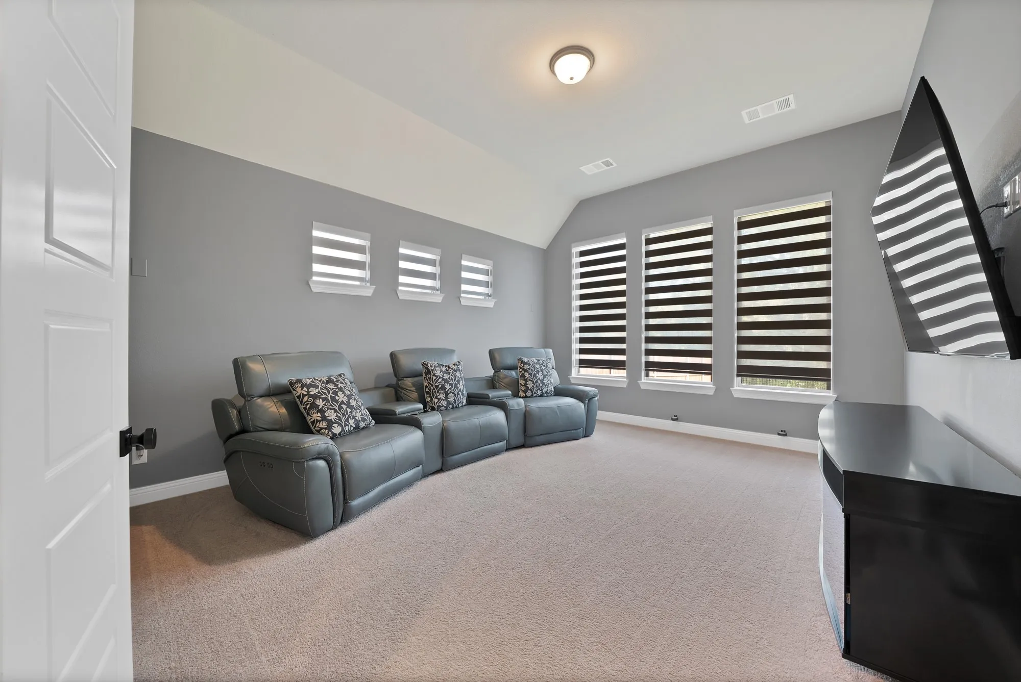 Single Family Residence For Sale in Denton County , 4612 Rocky Ridge Trail, Little Elm, Texas 75068, 4 Bedroom, 4 Bathroom, 2 Garage spaces, 3,467 Sqft, built in 2022, mls#21408550, Real Estate Agent in Little Elm, Homes For Sale in Denton county, Homes For Sale in Little Elm, Realtor in Little Elm Texas, Real Estate Brokerage Independent Realty Texas, Luminita Cordes Realtor