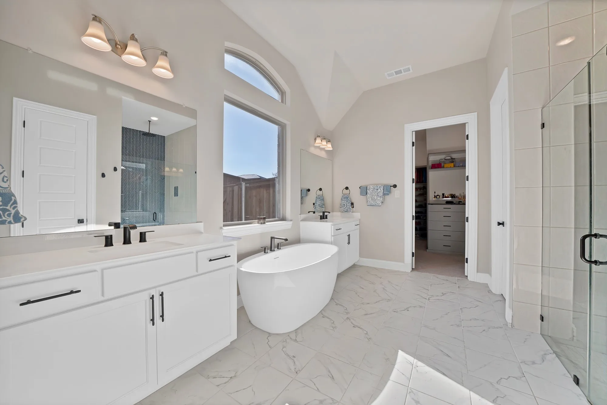 Single Family Residence For Sale in Denton County , 4612 Rocky Ridge Trail, Little Elm, Texas 75068, 4 Bedroom, 4 Bathroom, 2 Garage spaces, 3,467 Sqft, built in 2022, mls#21408550, Real Estate Agent in Little Elm, Homes For Sale in Denton county, Homes For Sale in Little Elm, Realtor in Little Elm Texas, Real Estate Brokerage Independent Realty Texas, Luminita Cordes Realtor