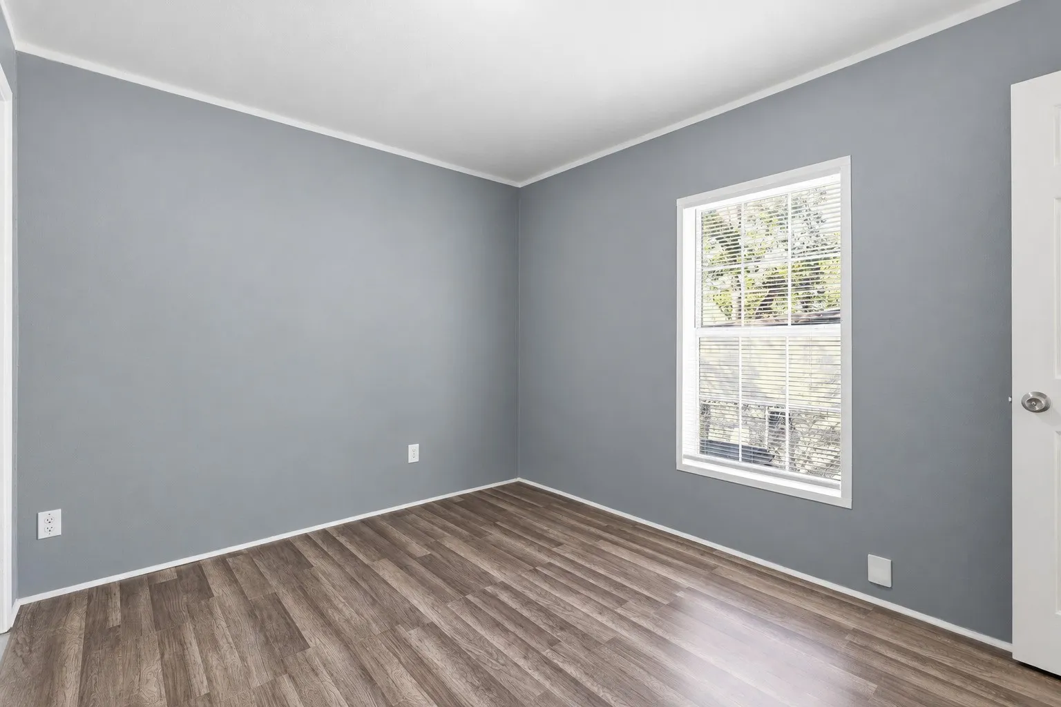 Duplex For Rent in Tarrant County , 2732 Avenue I B, Fort Worth, Texas 76105, 3 Bedroom, 2 Bathroom, Garage spaces, 850 Sqft, built in 1950, mls#21409632, Real Estate Agent in Fort Worth, Homes For Rent in Tarrant county, Homes For Rent in Fort Worth, Realtor in Fort Worth Texas, Real Estate Brokerage Independent Realty Texas, Luminita Cordes Realtor