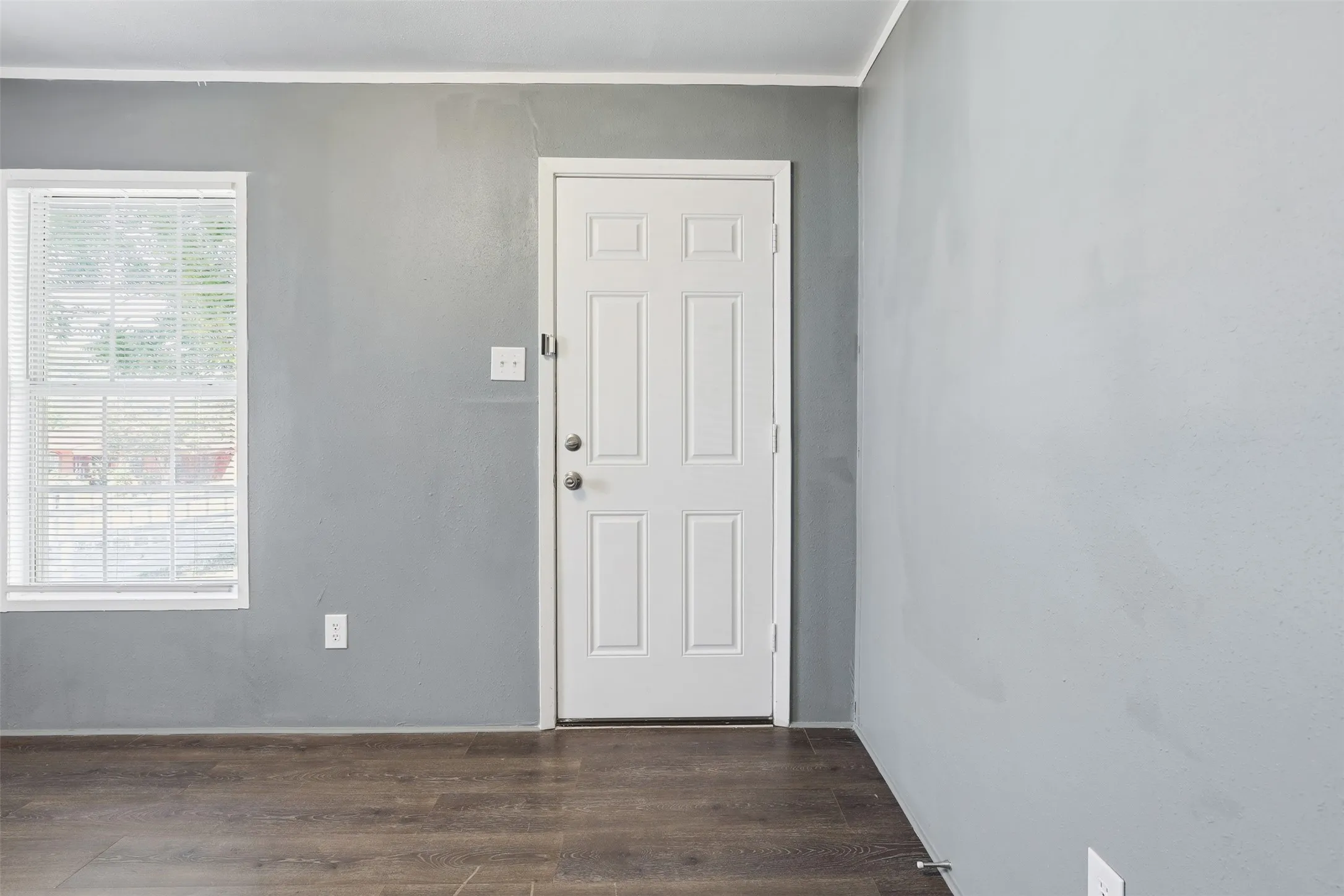 Duplex For Rent in Tarrant County , 2732 Avenue I B, Fort Worth, Texas 76105, 3 Bedroom, 2 Bathroom, Garage spaces, 850 Sqft, built in 1950, mls#21409632, Real Estate Agent in Fort Worth, Homes For Rent in Tarrant county, Homes For Rent in Fort Worth, Realtor in Fort Worth Texas, Real Estate Brokerage Independent Realty Texas, Luminita Cordes Realtor