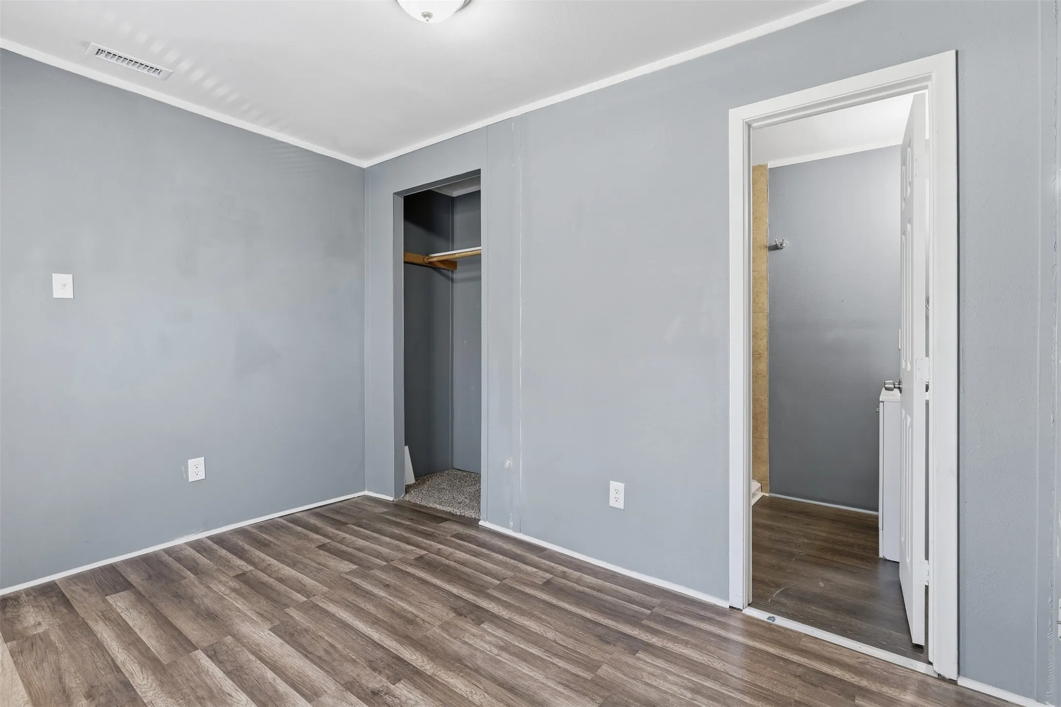 Duplex For Rent in Tarrant County , 2732 Avenue I B, Fort Worth, Texas 76105, 3 Bedroom, 2 Bathroom, Garage spaces, 850 Sqft, built in 1950, mls#21409632, Real Estate Agent in Fort Worth, Homes For Rent in Tarrant county, Homes For Rent in Fort Worth, Realtor in Fort Worth Texas, Real Estate Brokerage Independent Realty Texas, Luminita Cordes Realtor