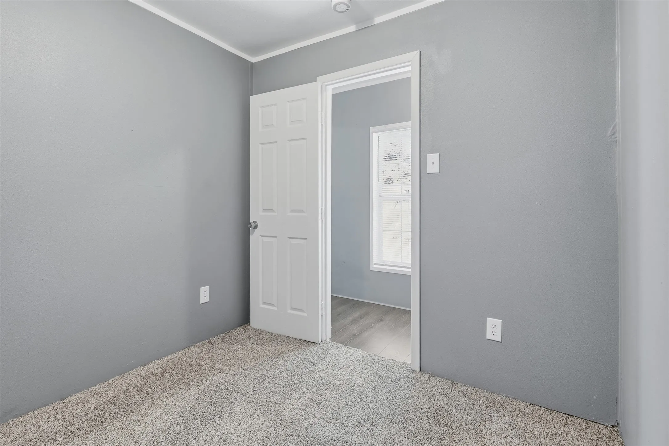 Duplex For Rent in Tarrant County , 2732 Avenue I B, Fort Worth, Texas 76105, 3 Bedroom, 2 Bathroom, Garage spaces, 850 Sqft, built in 1950, mls#21409632, Real Estate Agent in Fort Worth, Homes For Rent in Tarrant county, Homes For Rent in Fort Worth, Realtor in Fort Worth Texas, Real Estate Brokerage Independent Realty Texas, Luminita Cordes Realtor