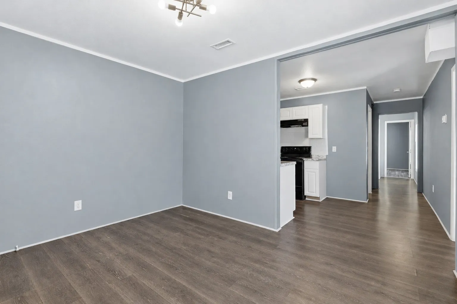 Duplex For Rent in Tarrant County , 2732 Avenue I B, Fort Worth, Texas 76105, 3 Bedroom, 2 Bathroom, Garage spaces, 850 Sqft, built in 1950, mls#21409632, Real Estate Agent in Fort Worth, Homes For Rent in Tarrant county, Homes For Rent in Fort Worth, Realtor in Fort Worth Texas, Real Estate Brokerage Independent Realty Texas, Luminita Cordes Realtor
