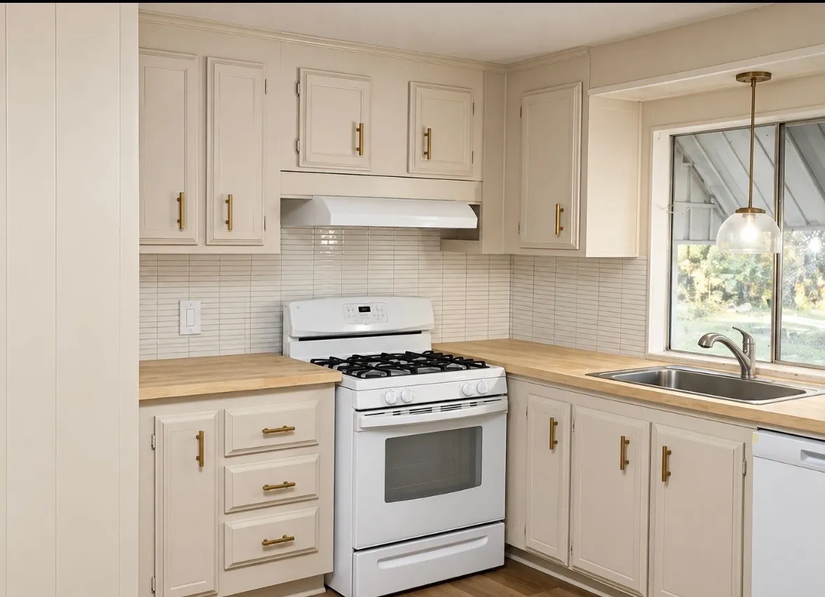 Single Family Residence For Sale in Henderson County , 136 Palisade Drive, Gun Barrel City, Texas 75156, 3 Bedroom, 2 Bathroom, Garage spaces, 1,350 Sqft, built in 1974, mls#21409501, Real Estate Agent in Gun Barrel City, Homes For Sale in Henderson county, Homes For Sale in Gun Barrel City, Realtor in Gun Barrel City Texas, Real Estate Brokerage Independent Realty Texas, Luminita Cordes Realtor