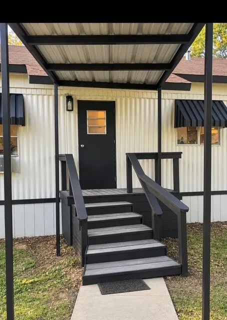 Single Family Residence For Sale in Henderson County , 136 Palisade Drive, Gun Barrel City, Texas 75156, 3 Bedroom, 2 Bathroom, Garage spaces, 1,350 Sqft, built in 1974, mls#21409501, Real Estate Agent in Gun Barrel City, Homes For Sale in Henderson county, Homes For Sale in Gun Barrel City, Realtor in Gun Barrel City Texas, Real Estate Brokerage Independent Realty Texas, Luminita Cordes Realtor