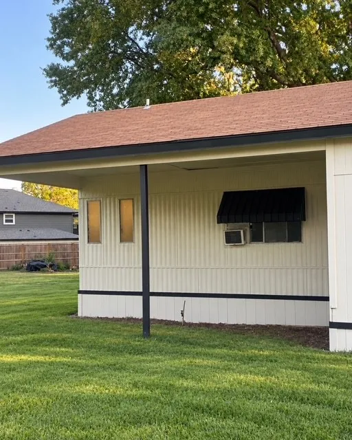 Single Family Residence For Sale in Henderson County , 136 Palisade Drive, Gun Barrel City, Texas 75156, 3 Bedroom, 2 Bathroom, Garage spaces, 1,350 Sqft, built in 1974, mls#21409501, Real Estate Agent in Gun Barrel City, Homes For Sale in Henderson county, Homes For Sale in Gun Barrel City, Realtor in Gun Barrel City Texas, Real Estate Brokerage Independent Realty Texas, Luminita Cordes Realtor