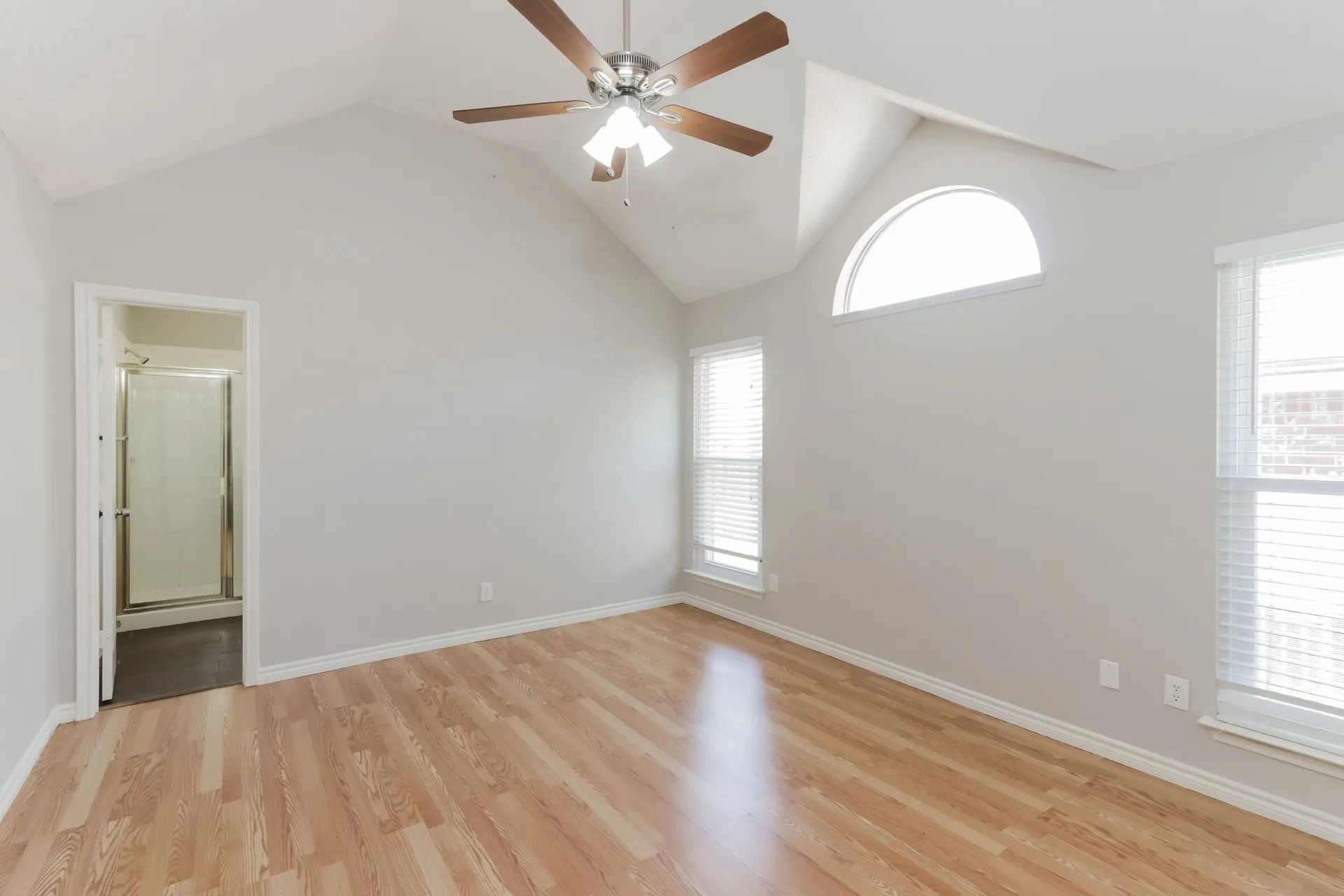 Single Family Residence For Rent in Dallas County , 1027 Sea Shell Drive, Mesquite, Texas 75149, 4 Bedroom, 2 Bathroom, 2 Garage spaces, 1,702 Sqft, built in 1997, mls#21409655, Real Estate Agent in Mesquite, Homes For Rent in Dallas county, Homes For Rent in Mesquite, Realtor in Mesquite Texas, Real Estate Brokerage Independent Realty Texas, Luminita Cordes Realtor
