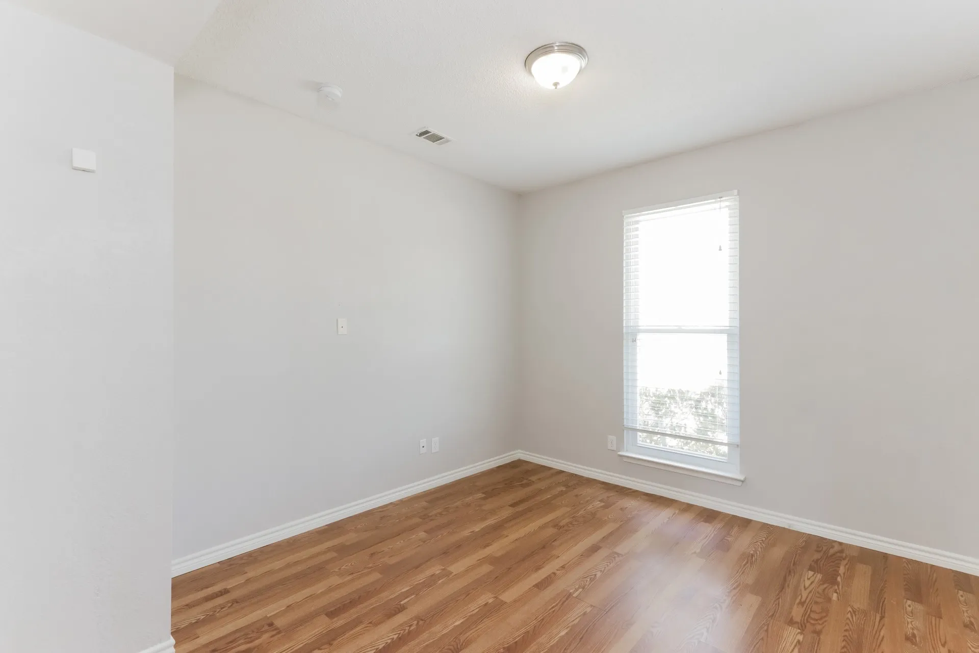 Single Family Residence For Rent in Dallas County , 1027 Sea Shell Drive, Mesquite, Texas 75149, 4 Bedroom, 2 Bathroom, 2 Garage spaces, 1,702 Sqft, built in 1997, mls#21409655, Real Estate Agent in Mesquite, Homes For Rent in Dallas county, Homes For Rent in Mesquite, Realtor in Mesquite Texas, Real Estate Brokerage Independent Realty Texas, Luminita Cordes Realtor