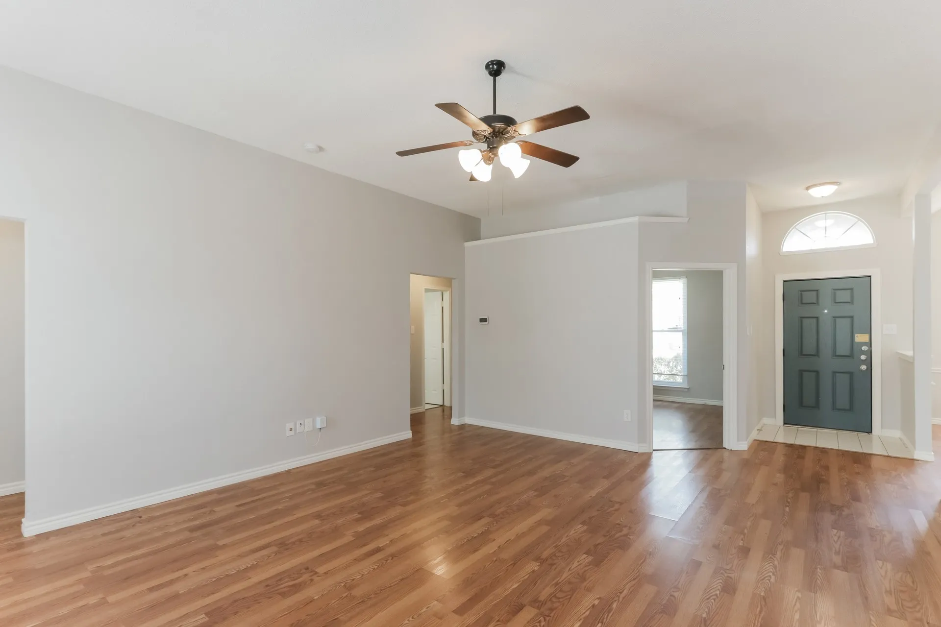 Single Family Residence For Rent in Dallas County , 1027 Sea Shell Drive, Mesquite, Texas 75149, 4 Bedroom, 2 Bathroom, 2 Garage spaces, 1,702 Sqft, built in 1997, mls#21409655, Real Estate Agent in Mesquite, Homes For Rent in Dallas county, Homes For Rent in Mesquite, Realtor in Mesquite Texas, Real Estate Brokerage Independent Realty Texas, Luminita Cordes Realtor