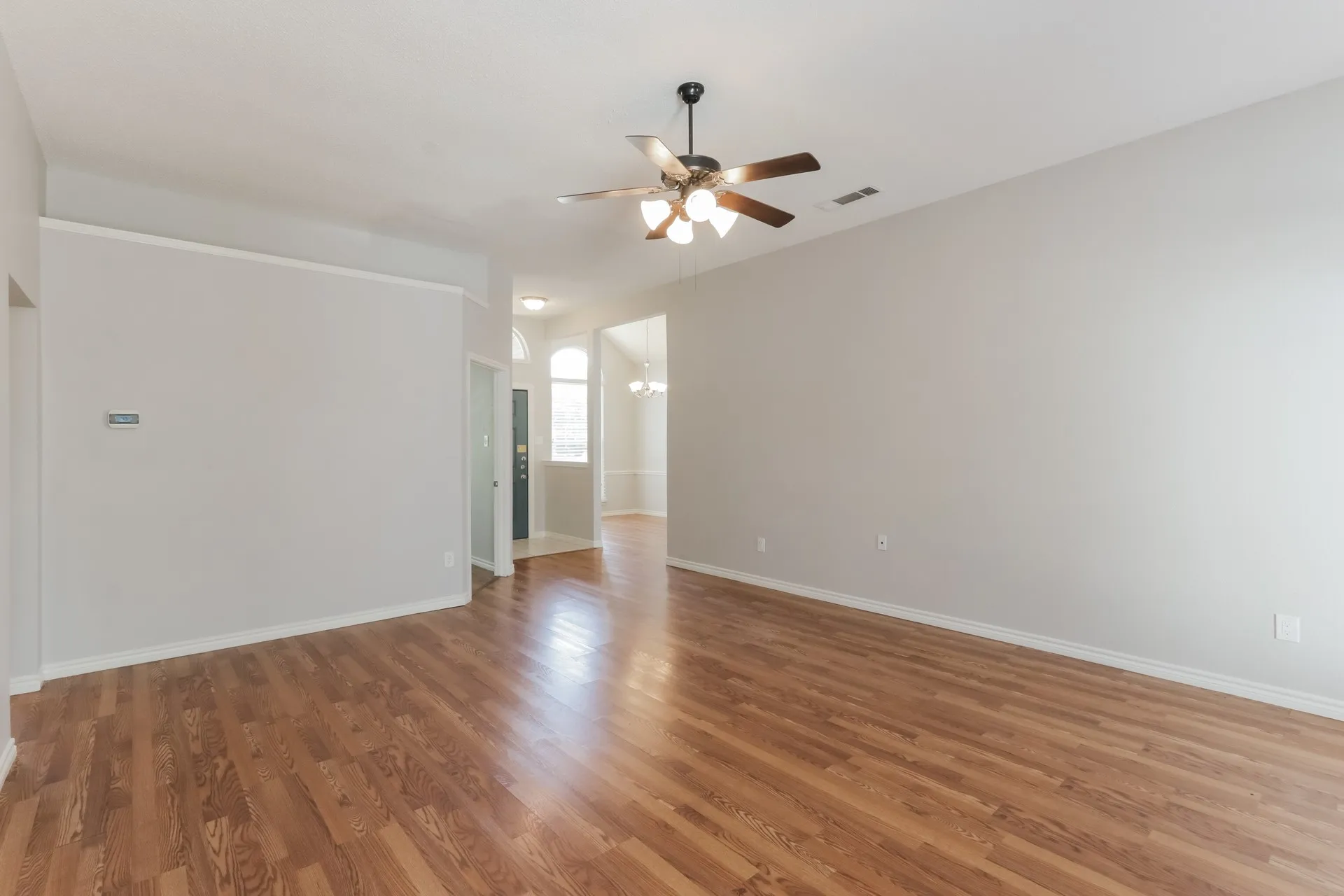 Single Family Residence For Rent in Dallas County , 1027 Sea Shell Drive, Mesquite, Texas 75149, 4 Bedroom, 2 Bathroom, 2 Garage spaces, 1,702 Sqft, built in 1997, mls#21409655, Real Estate Agent in Mesquite, Homes For Rent in Dallas county, Homes For Rent in Mesquite, Realtor in Mesquite Texas, Real Estate Brokerage Independent Realty Texas, Luminita Cordes Realtor