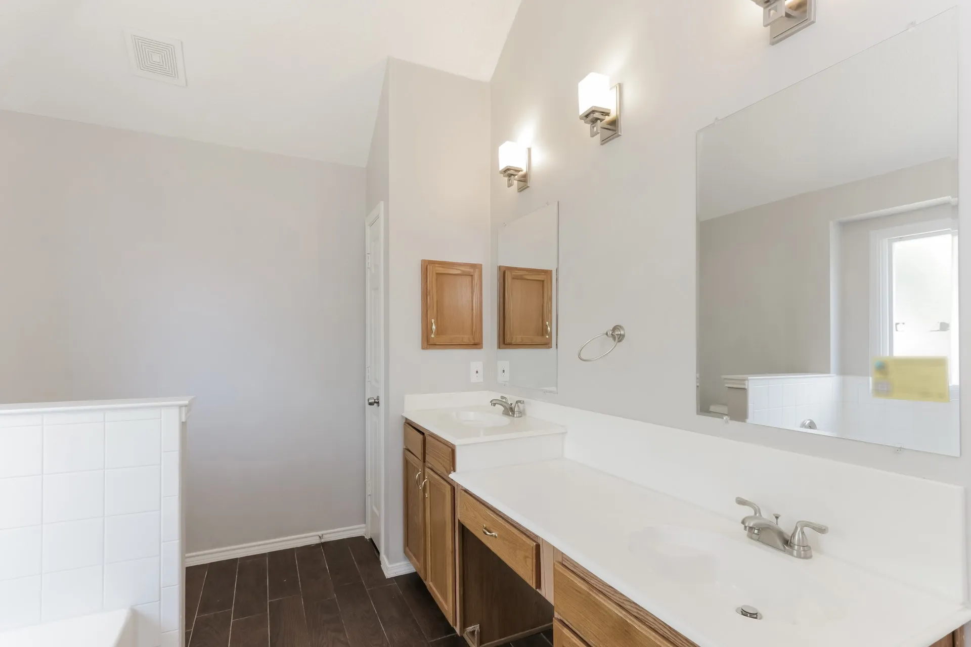 Single Family Residence For Rent in Dallas County , 1027 Sea Shell Drive, Mesquite, Texas 75149, 4 Bedroom, 2 Bathroom, 2 Garage spaces, 1,702 Sqft, built in 1997, mls#21409655, Real Estate Agent in Mesquite, Homes For Rent in Dallas county, Homes For Rent in Mesquite, Realtor in Mesquite Texas, Real Estate Brokerage Independent Realty Texas, Luminita Cordes Realtor